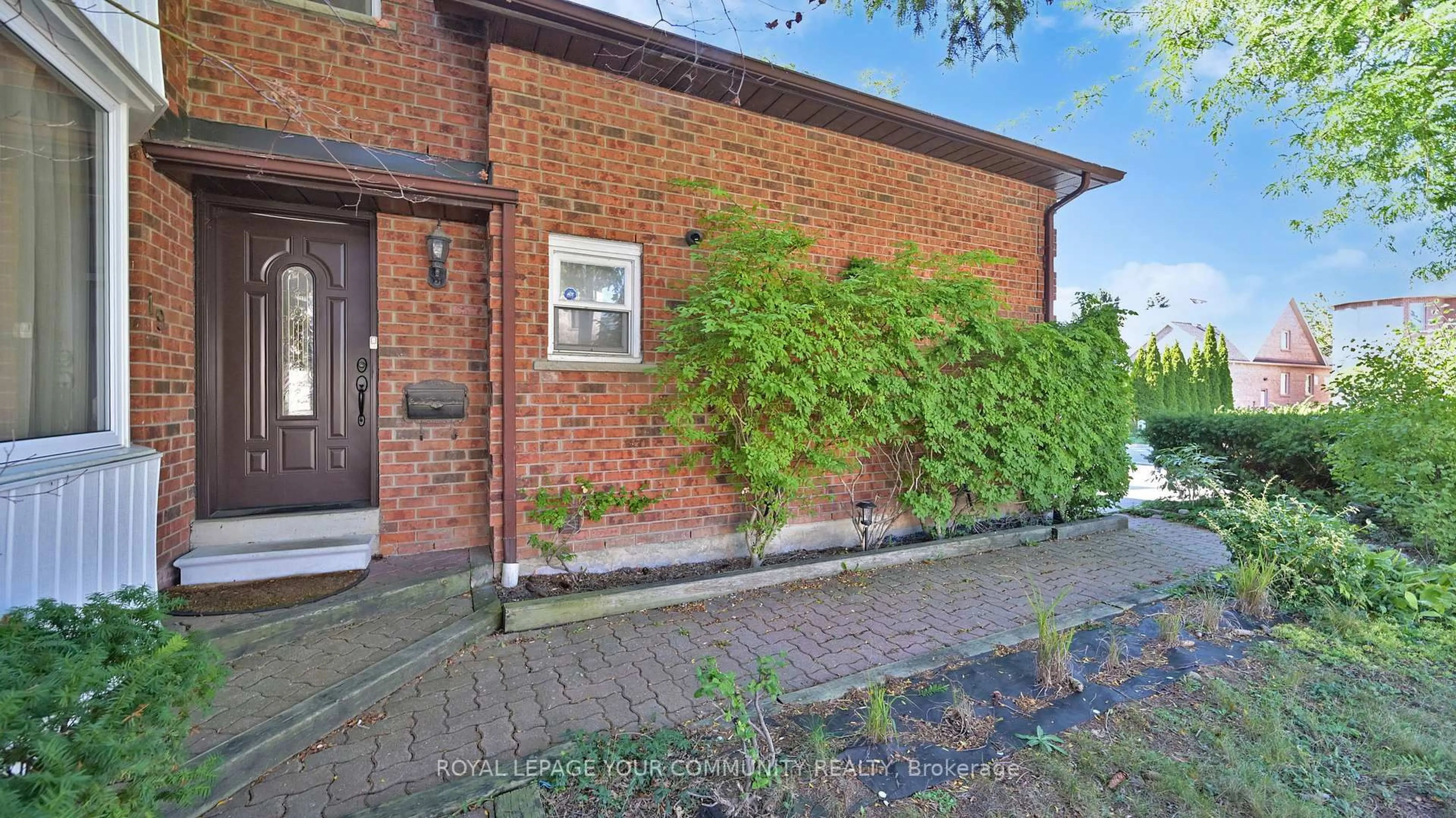 Home with brick exterior material, street for 19 Roosevelt Dr, Richmond Hill Ontario L4C 6V1