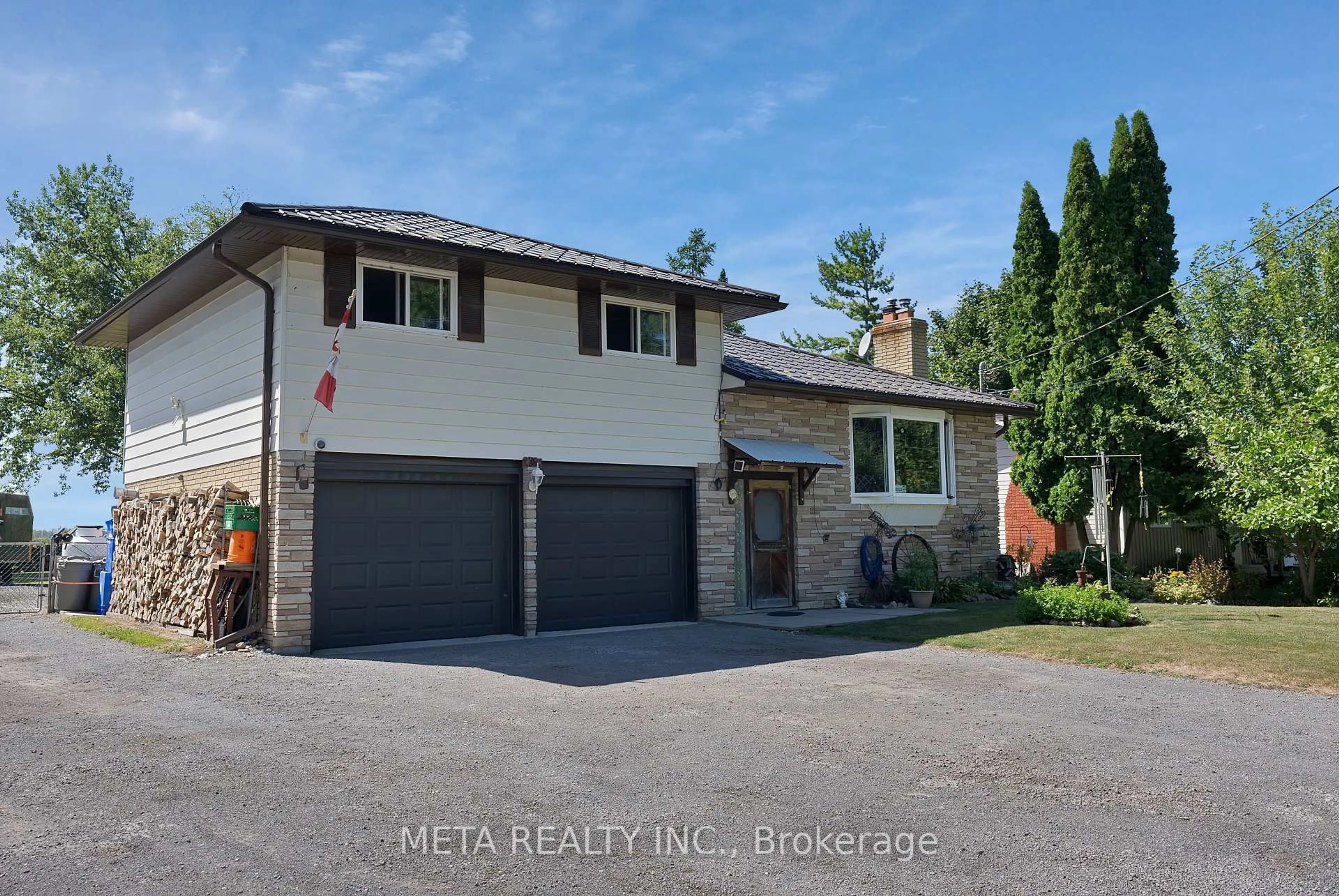 Home with brick exterior material, street for 520 Duclos Point Rd, Georgina Ontario L0E 1N0