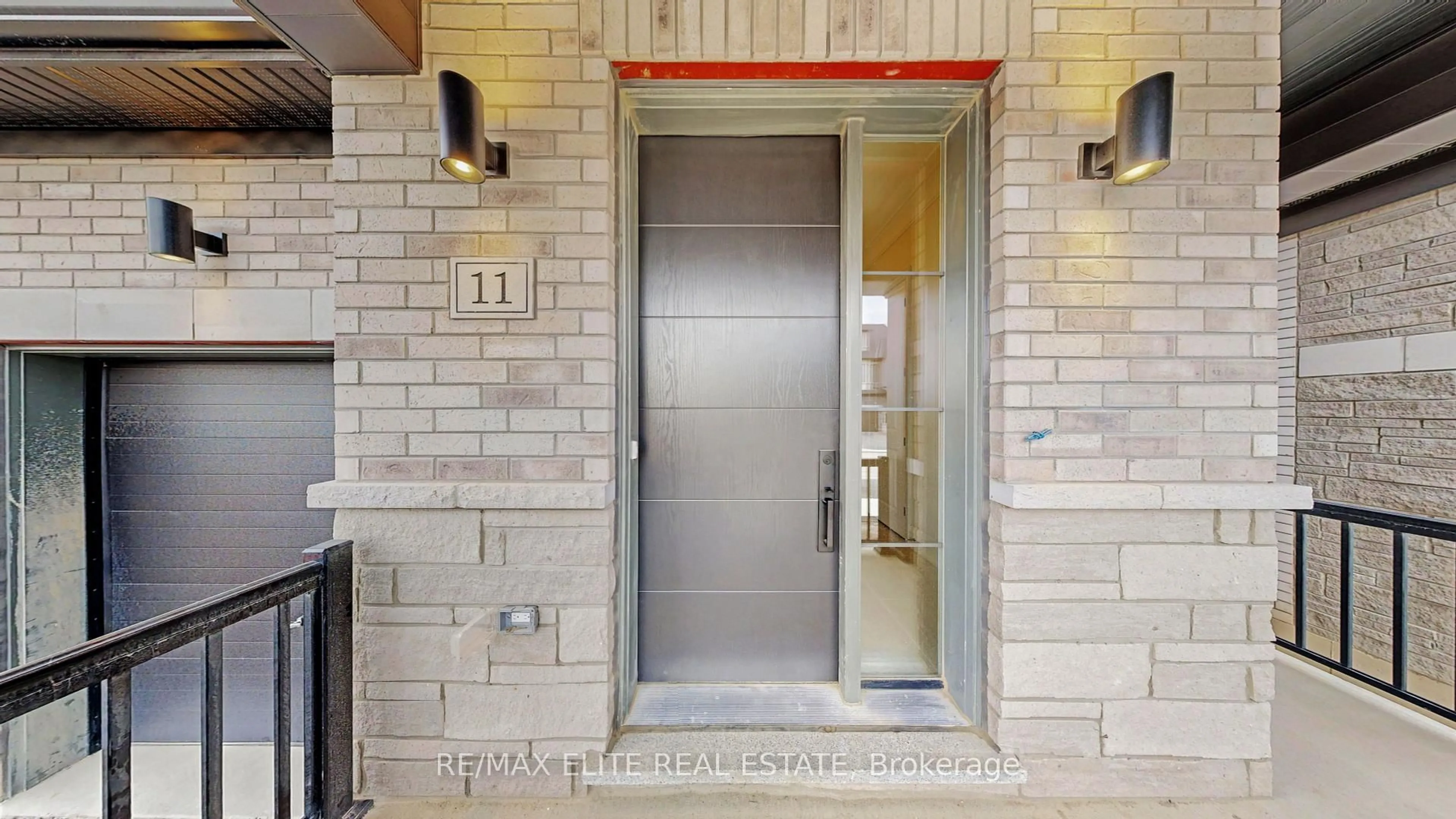 Indoor entryway for 11 DWELL Ave, Markham Ontario L6C 3R3