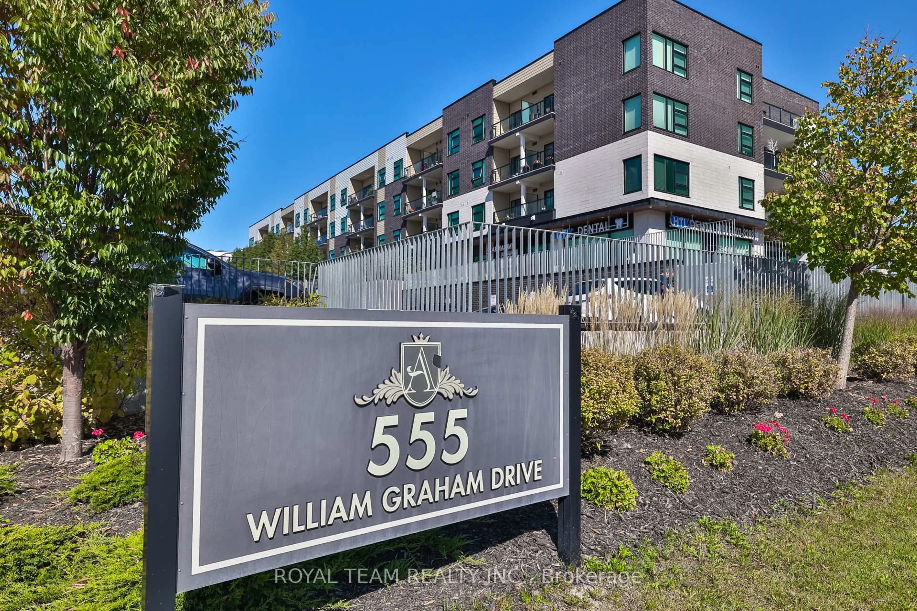 Unknown for 555 William Graham Dr #307, Aurora Ontario L4G 7C4