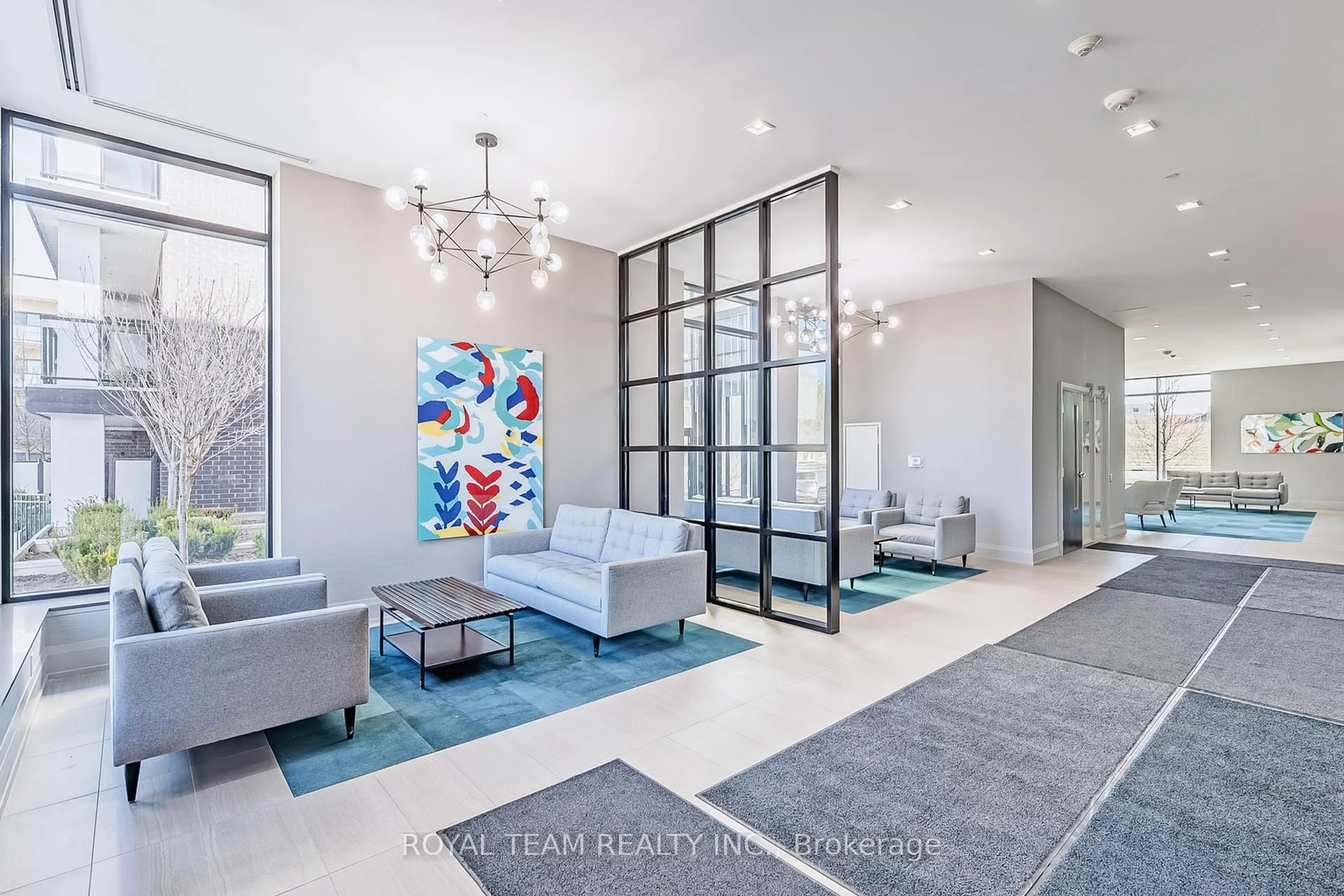 Indoor foyer for 555 William Graham Dr #307, Aurora Ontario L4G 7C4