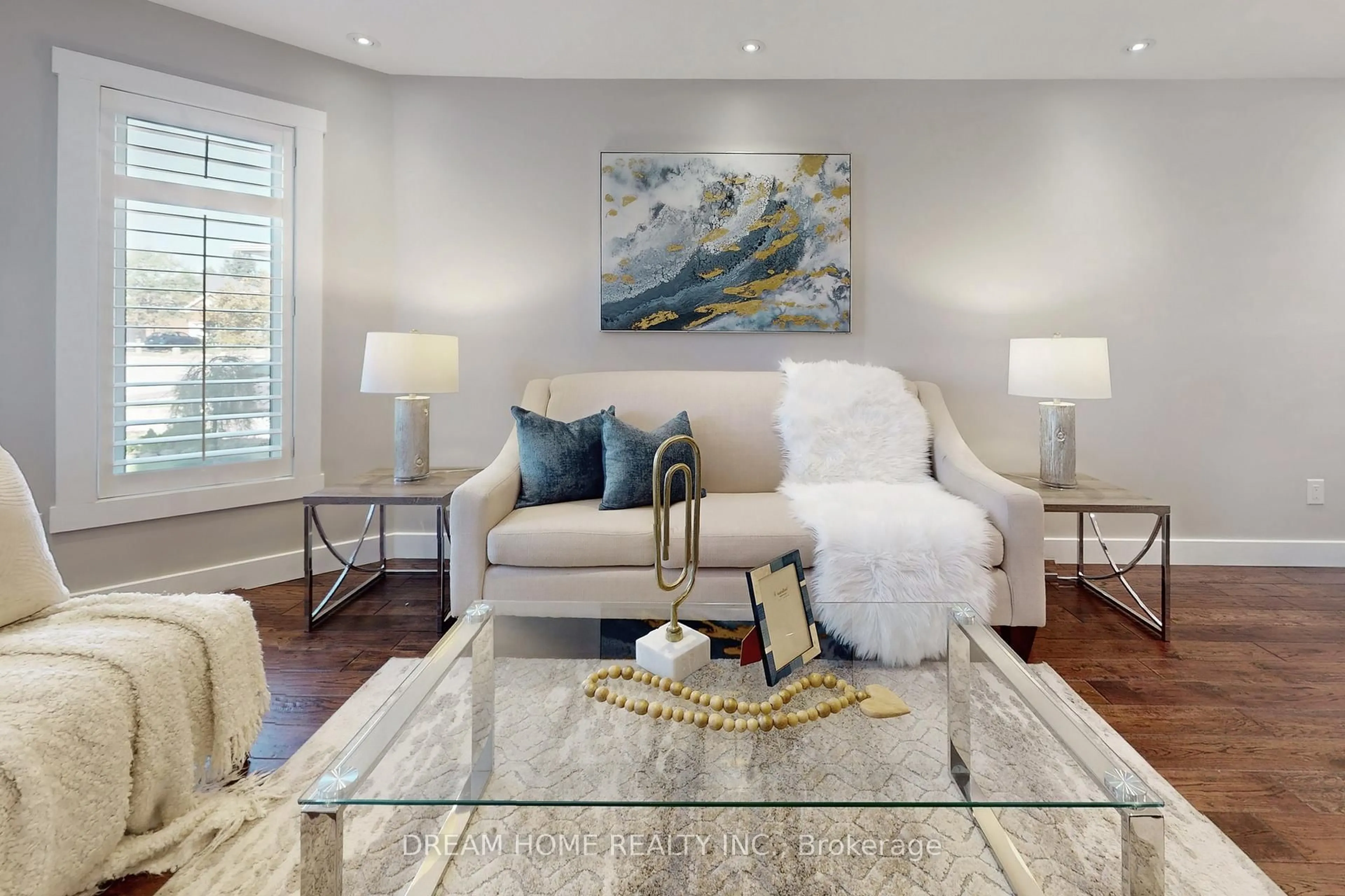 Living room with furniture, unknown for 47 Venetian Cres, Vaughan Ontario L4L 5E6