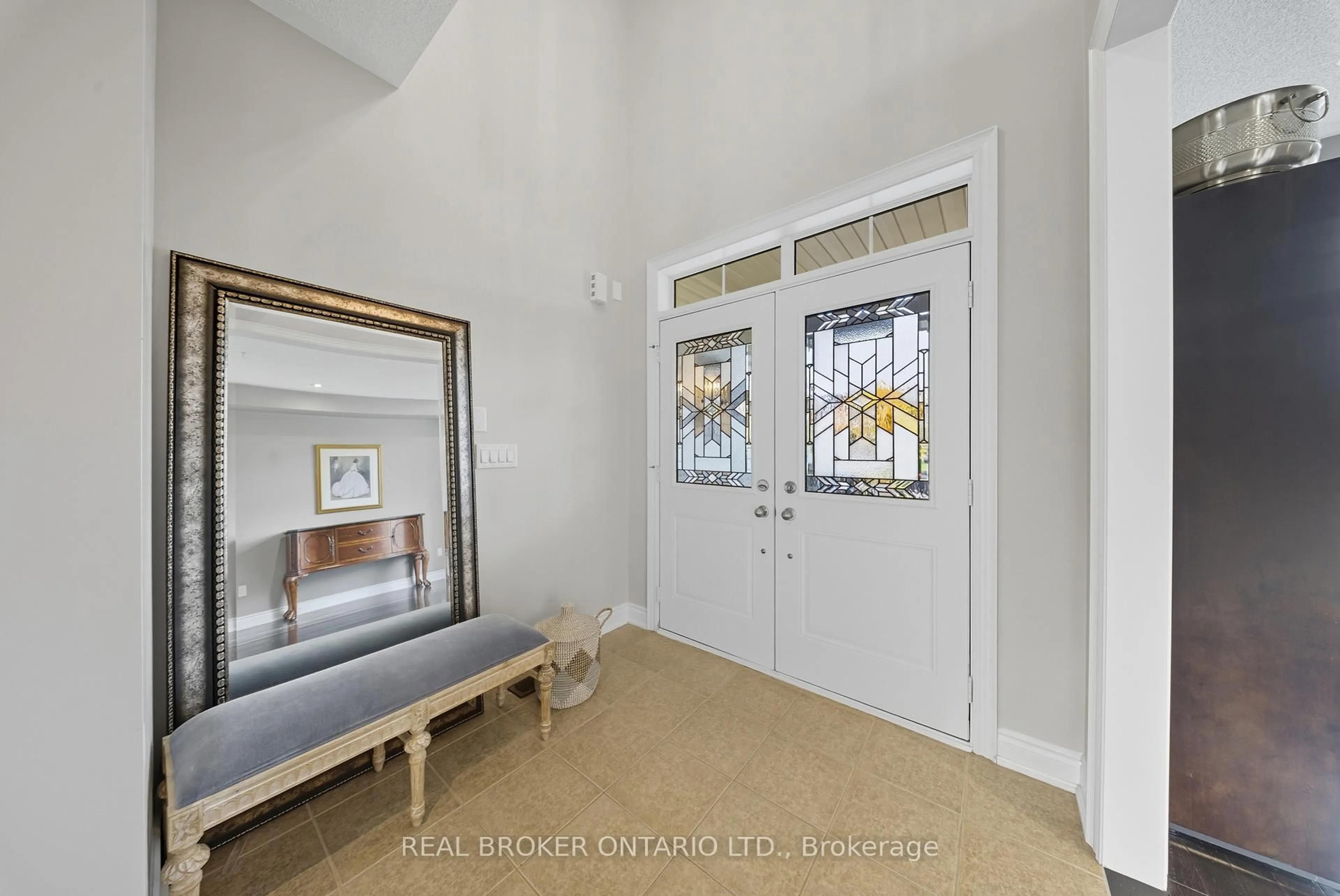 Indoor foyer for 203 Gold Park Gate, Essa Ontario L3W 0B5