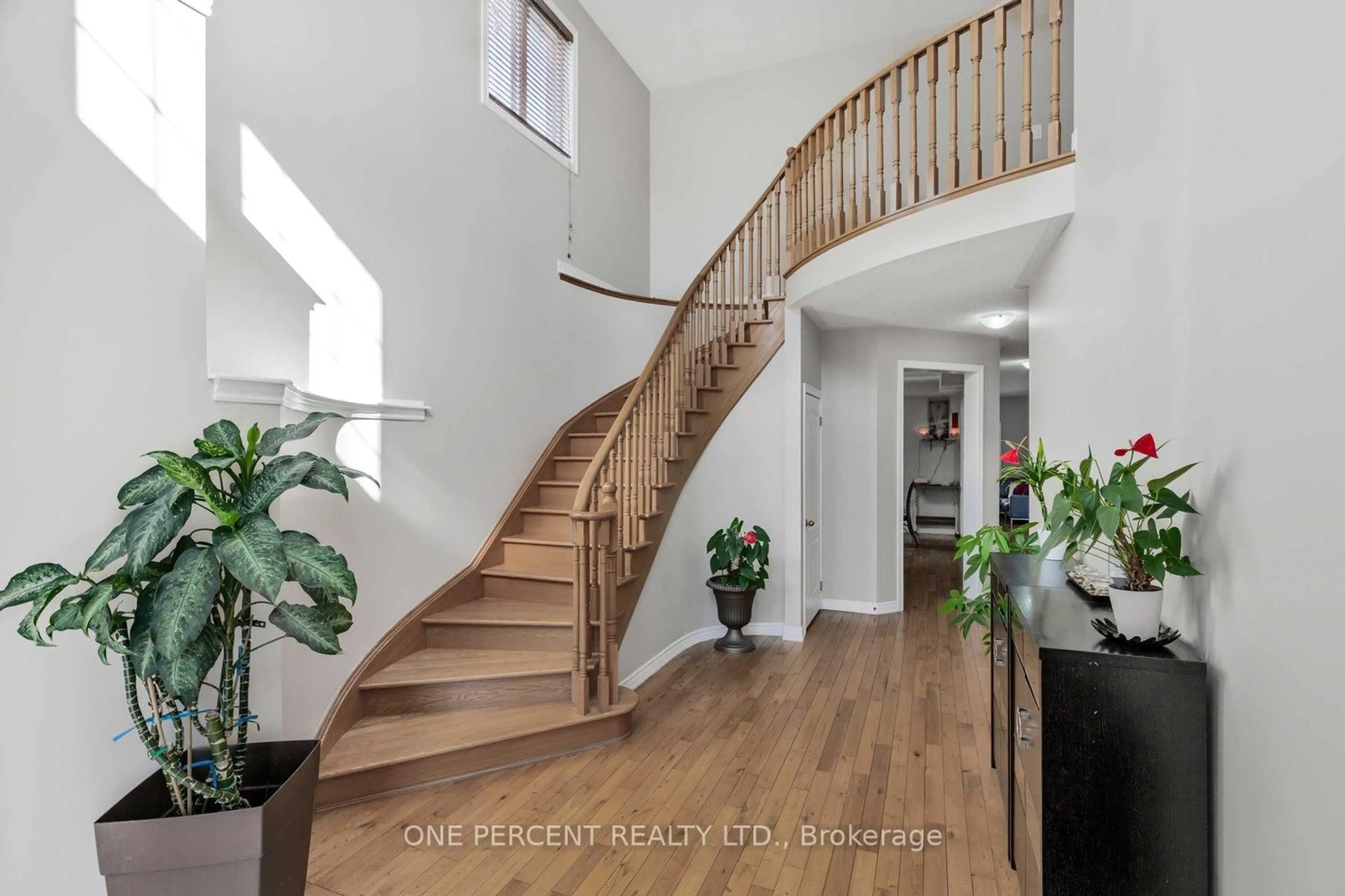 Unknown for 16 Mckenzie Way, Bradford West Gwillimbury Ontario L3Z 0K1