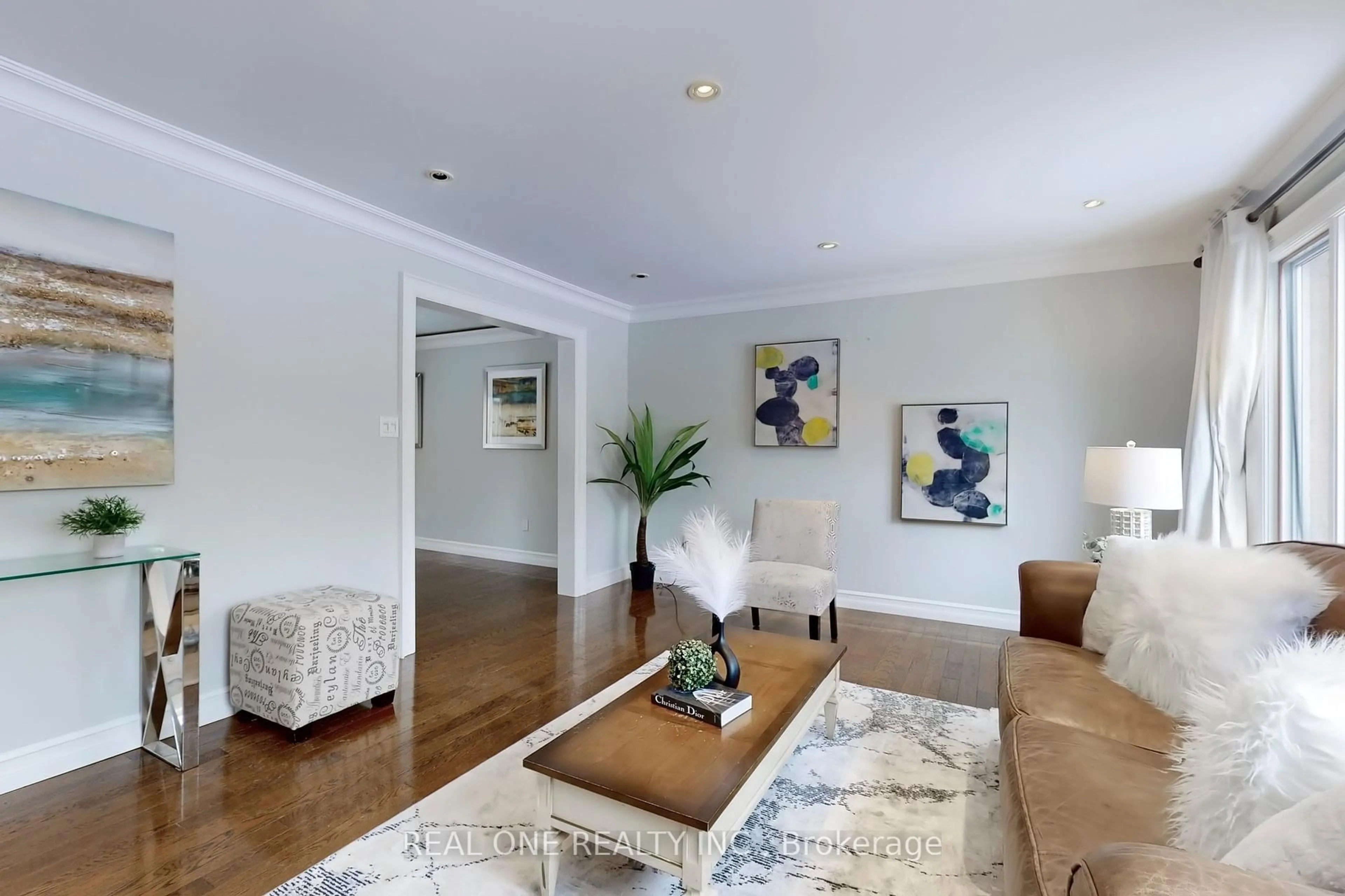 Living room with furniture, unknown for 27 Aitken Circ, Markham Ontario L3R 7K9