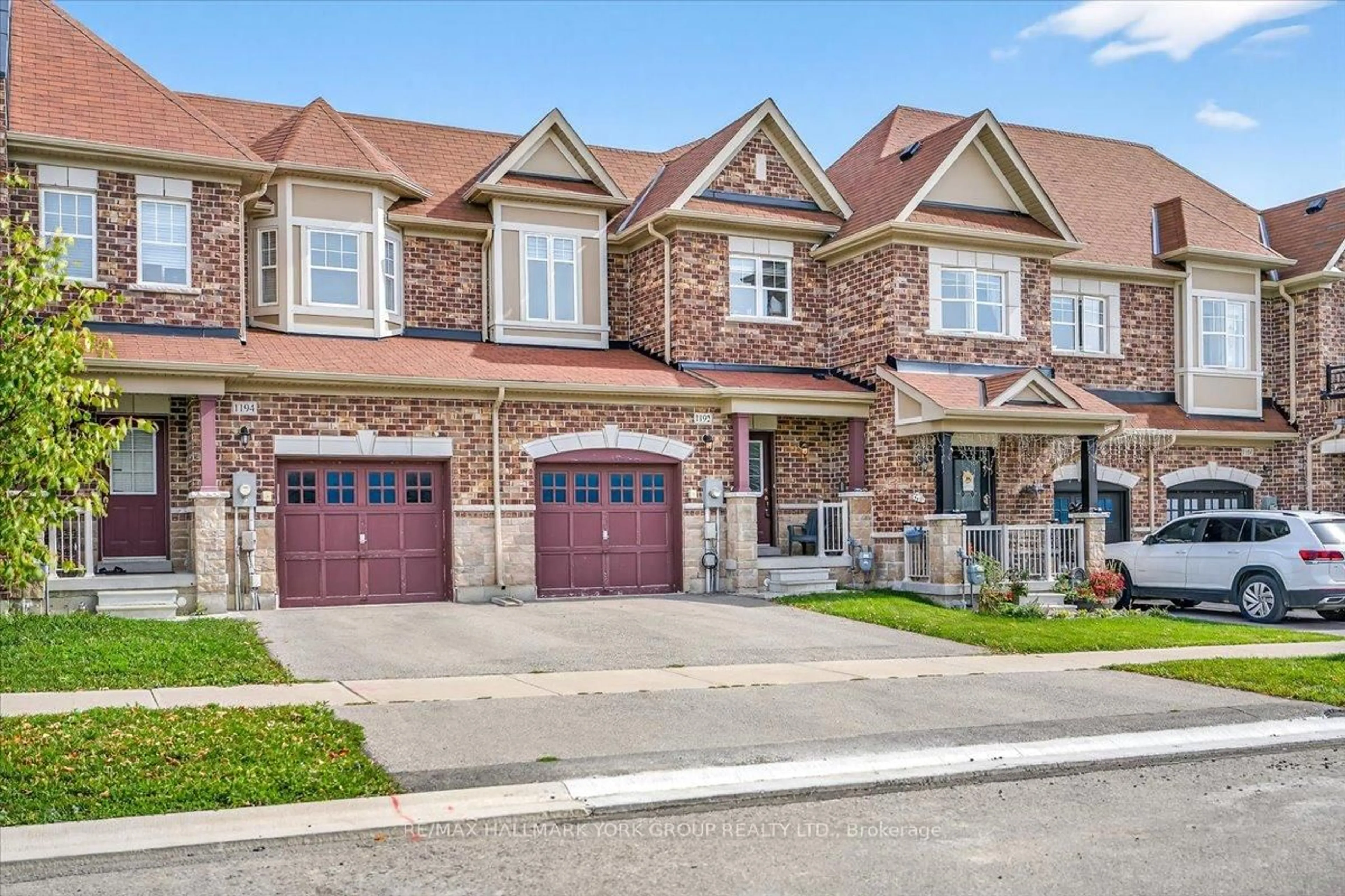 Home with brick exterior material, street for 1192 Peelar Cres, Innisfil Ontario L0L 1W0