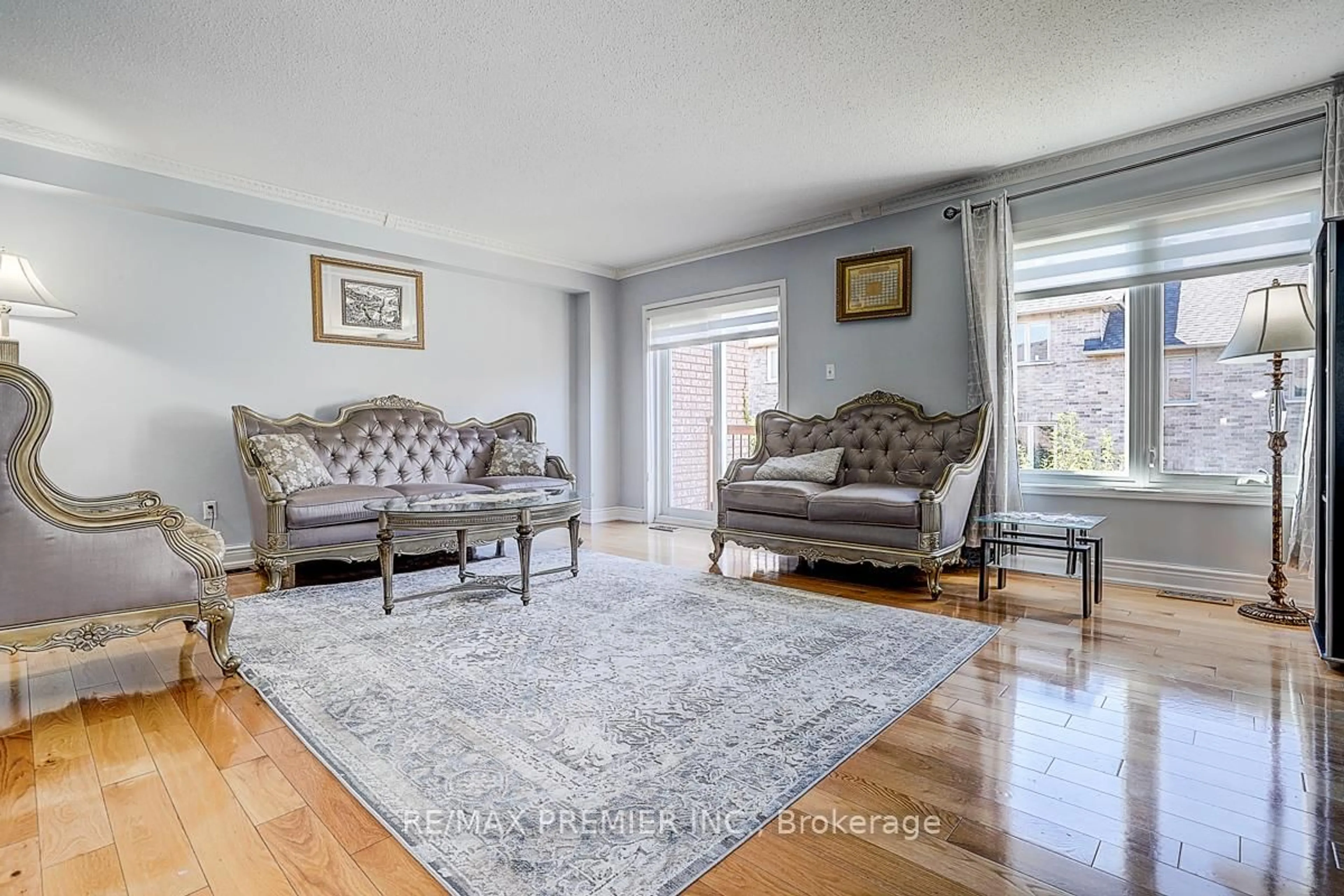 Living room with furniture, unknown for 22 Michelle Dr, Vaughan Ontario L4L 9B8