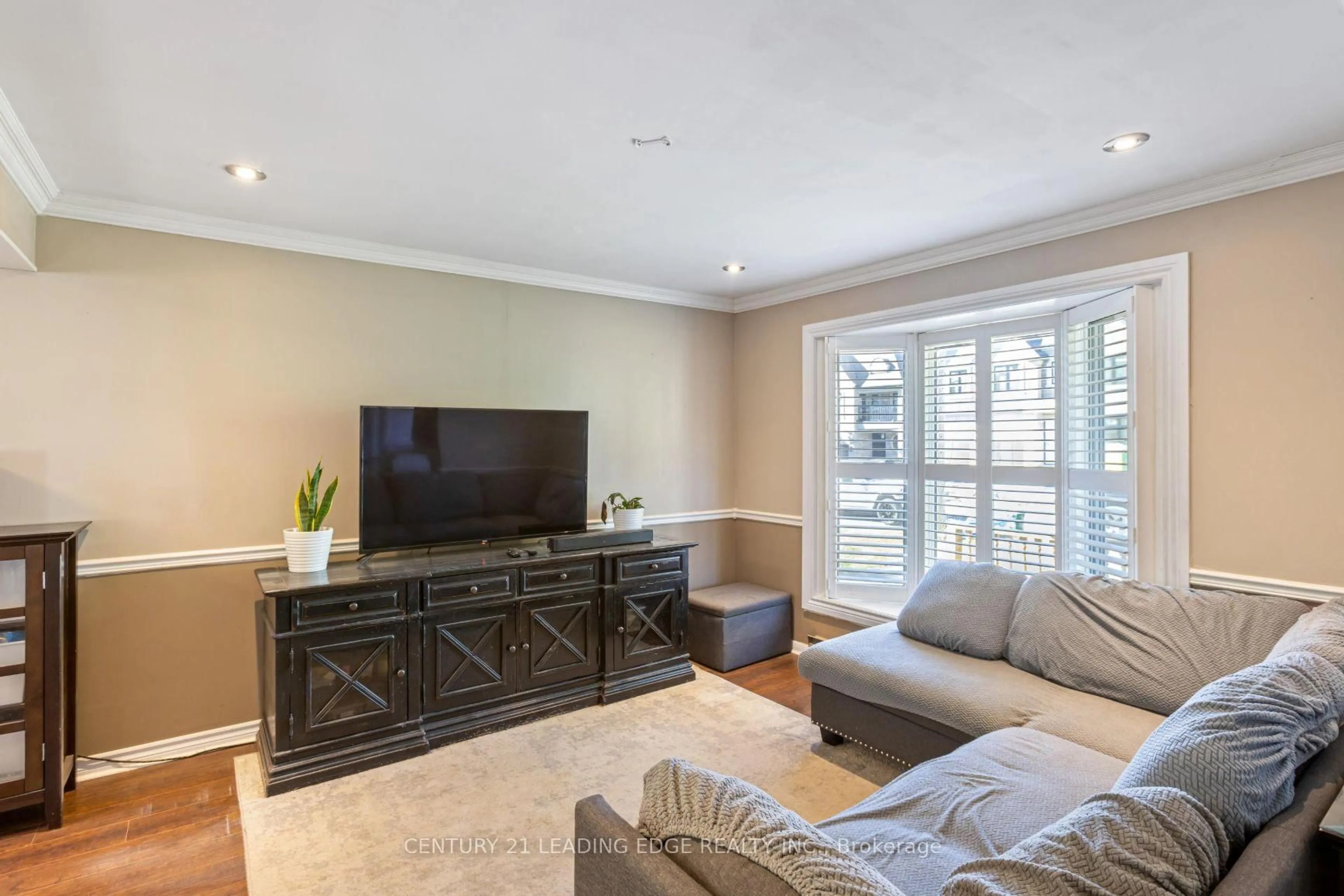 Living room with furniture, unknown for 344 SOUTH St, Whitchurch-Stouffville Ontario L4A 7W3
