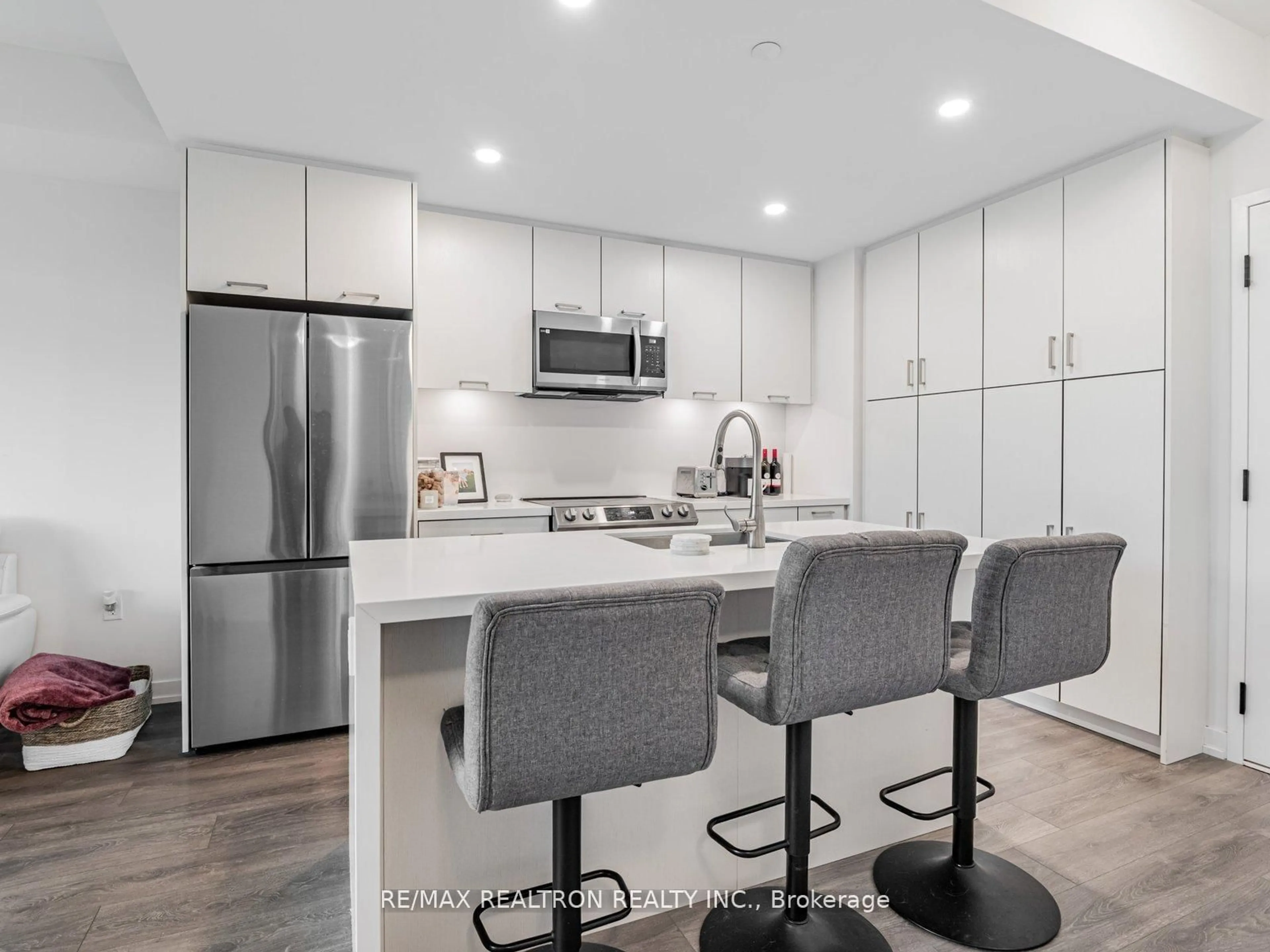 Open concept kitchen, unknown for 415 Sea Ray Ave #345, Innisfil Ontario L9S 0R5
