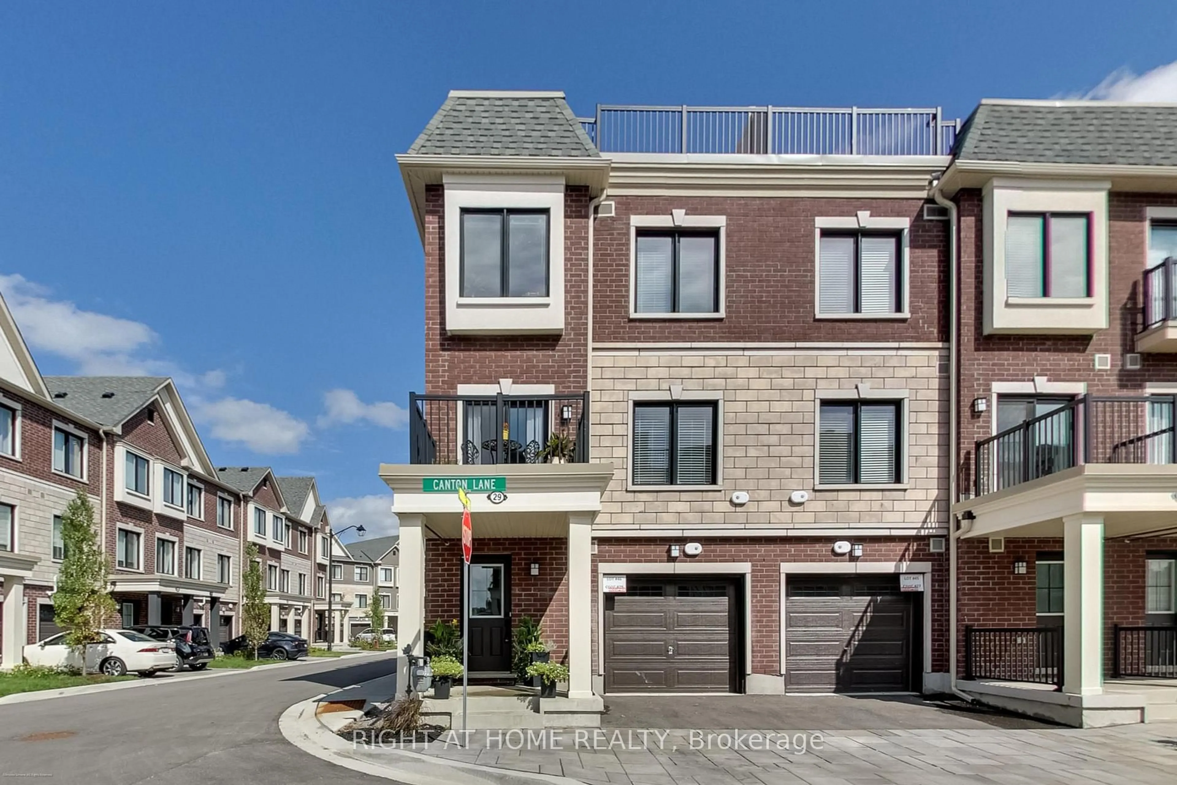 Home with brick exterior material, street for 29 Canton Lane, Whitchurch-Stouffville Ontario L4A 4W8