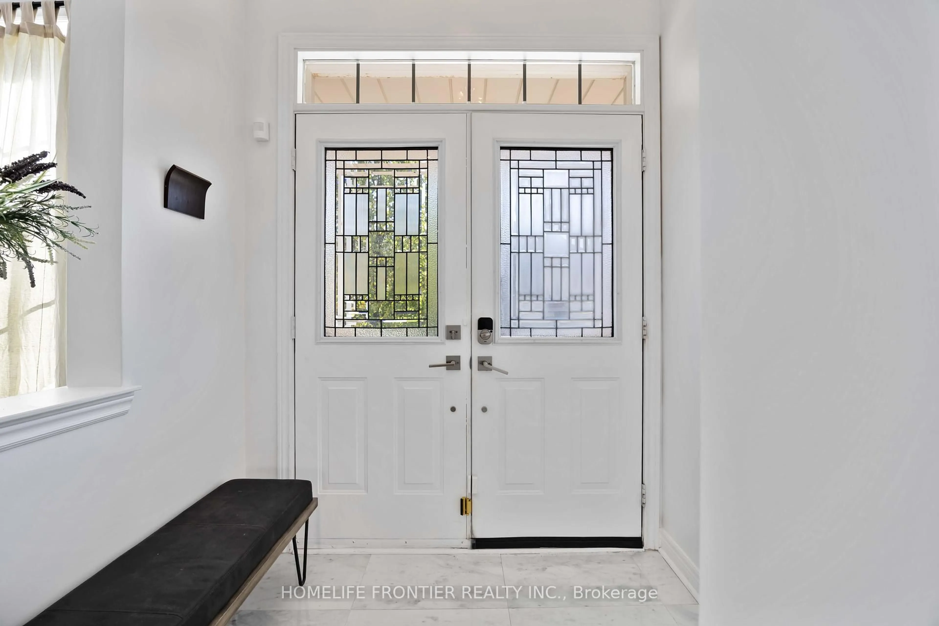Indoor entryway for 26 Barnstone Dr, Markham Ontario L6E 2B3