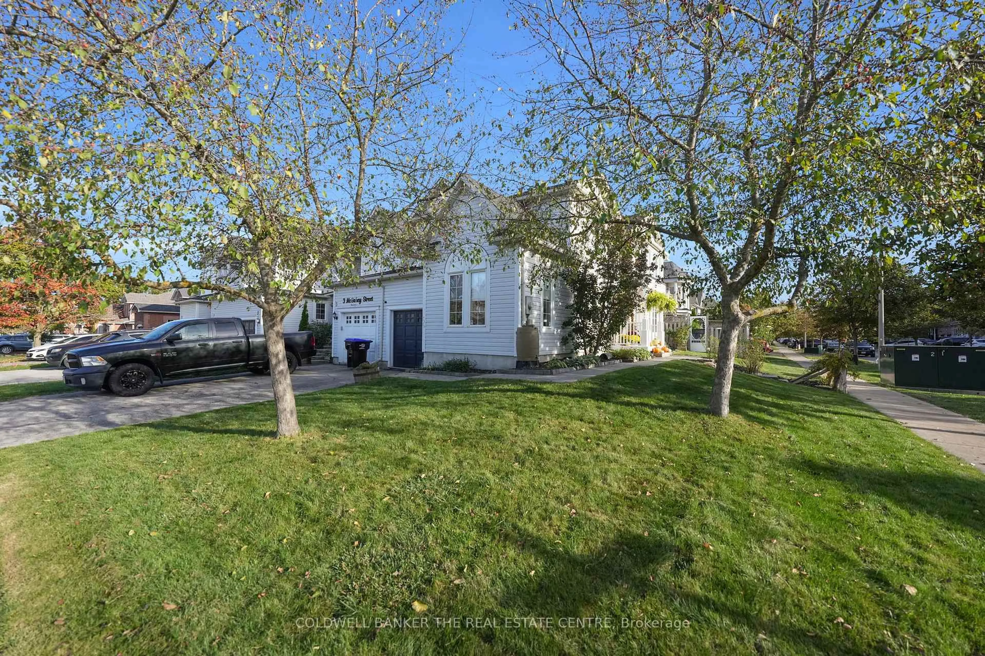A pic from outside/outdoor area/front of a property/back of a property/a pic from drone, street for 1 Mcgahey St, New Tecumseth Ontario L0G 1W0