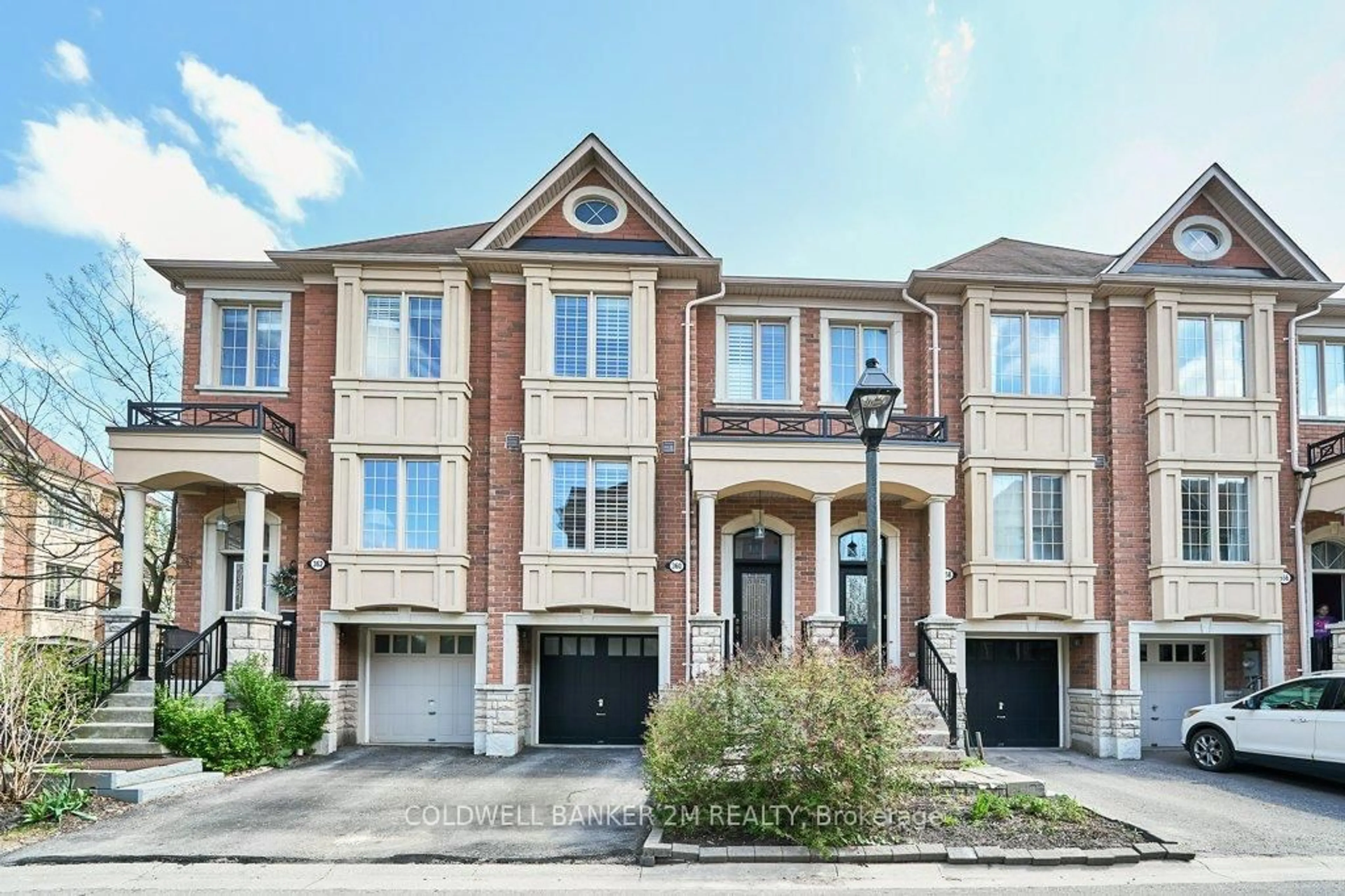 Home with brick exterior material, street for 360 Doak Lane, Newmarket Ontario L3Y 0A7