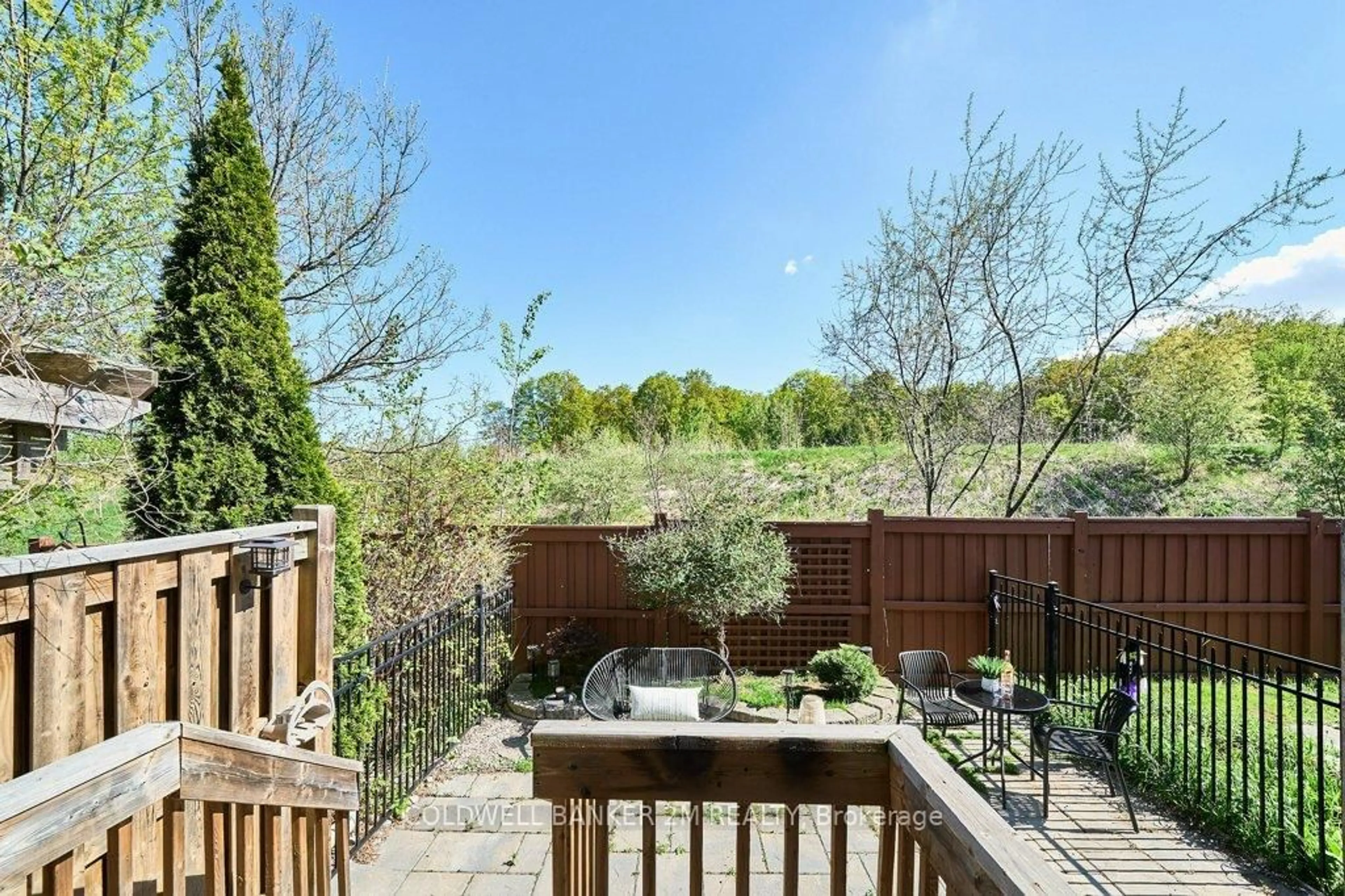 Patio, unknown for 360 Doak Lane, Newmarket Ontario L3Y 0A7