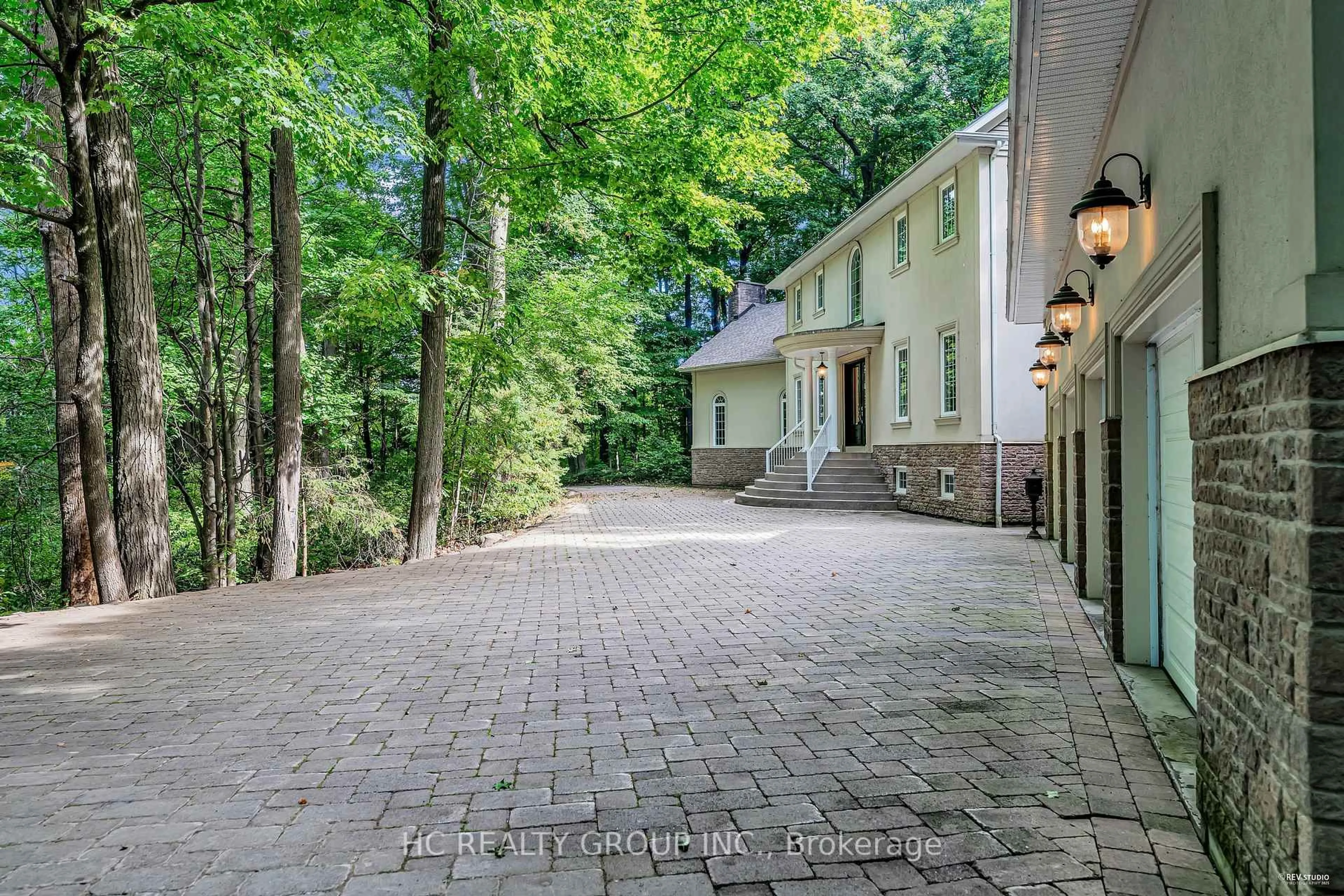 Patio, street for 59 Elderberry Tr, Aurora Ontario L4G 6X1