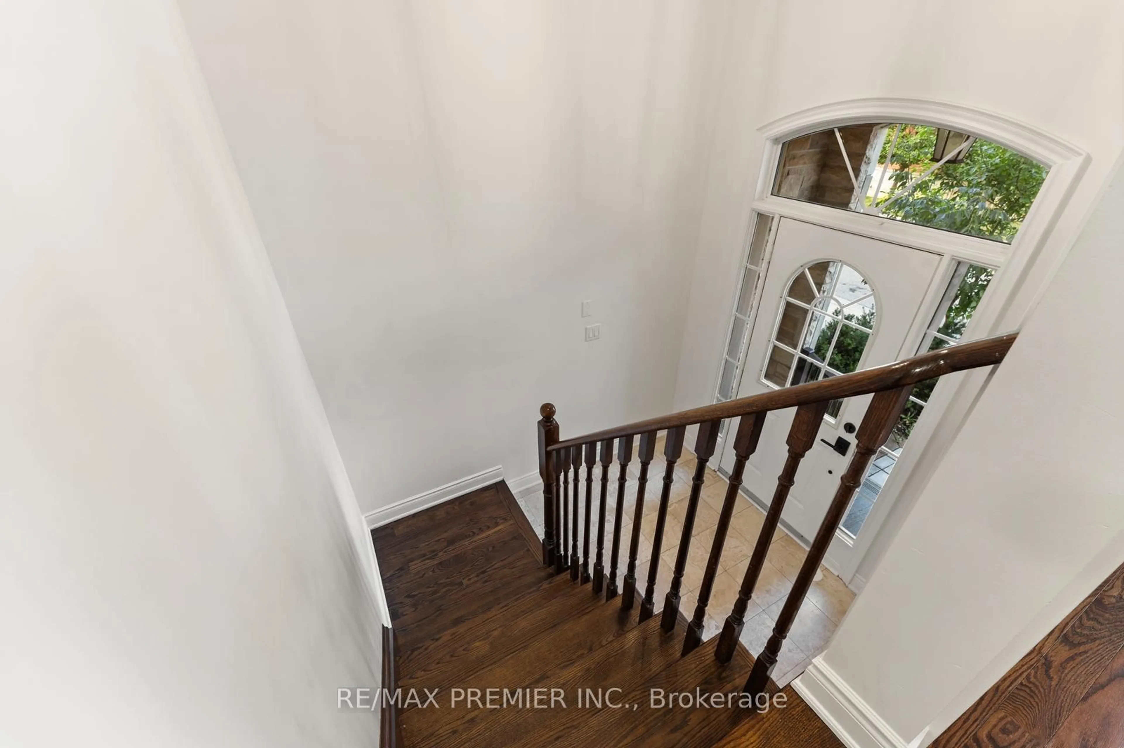 Stairs for 34 George Bogg Rd, Vaughan Ontario L4L 0A3