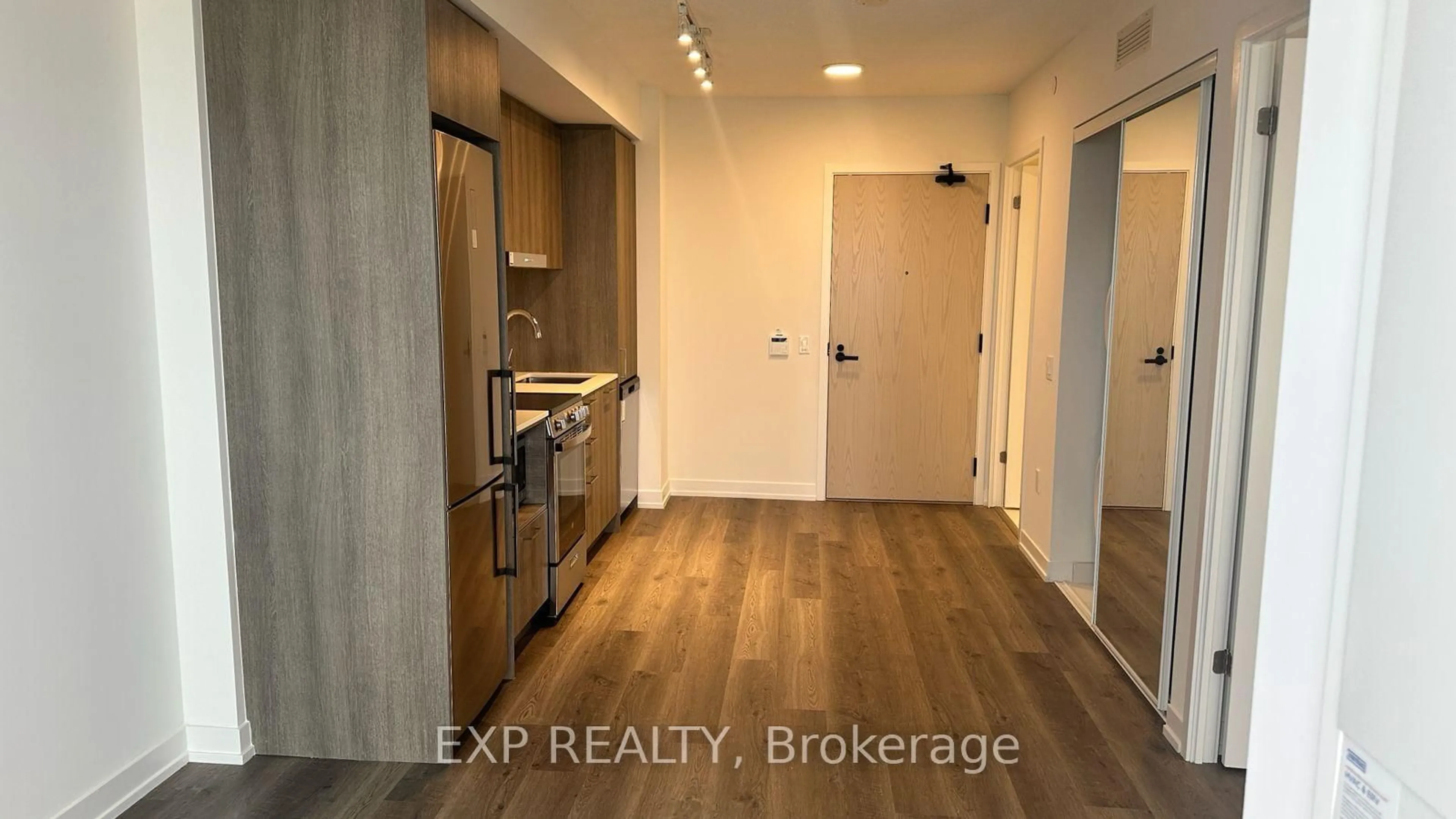 Unknown for 195 Commerce St #1705, Vaughan Ontario L4K 0P9