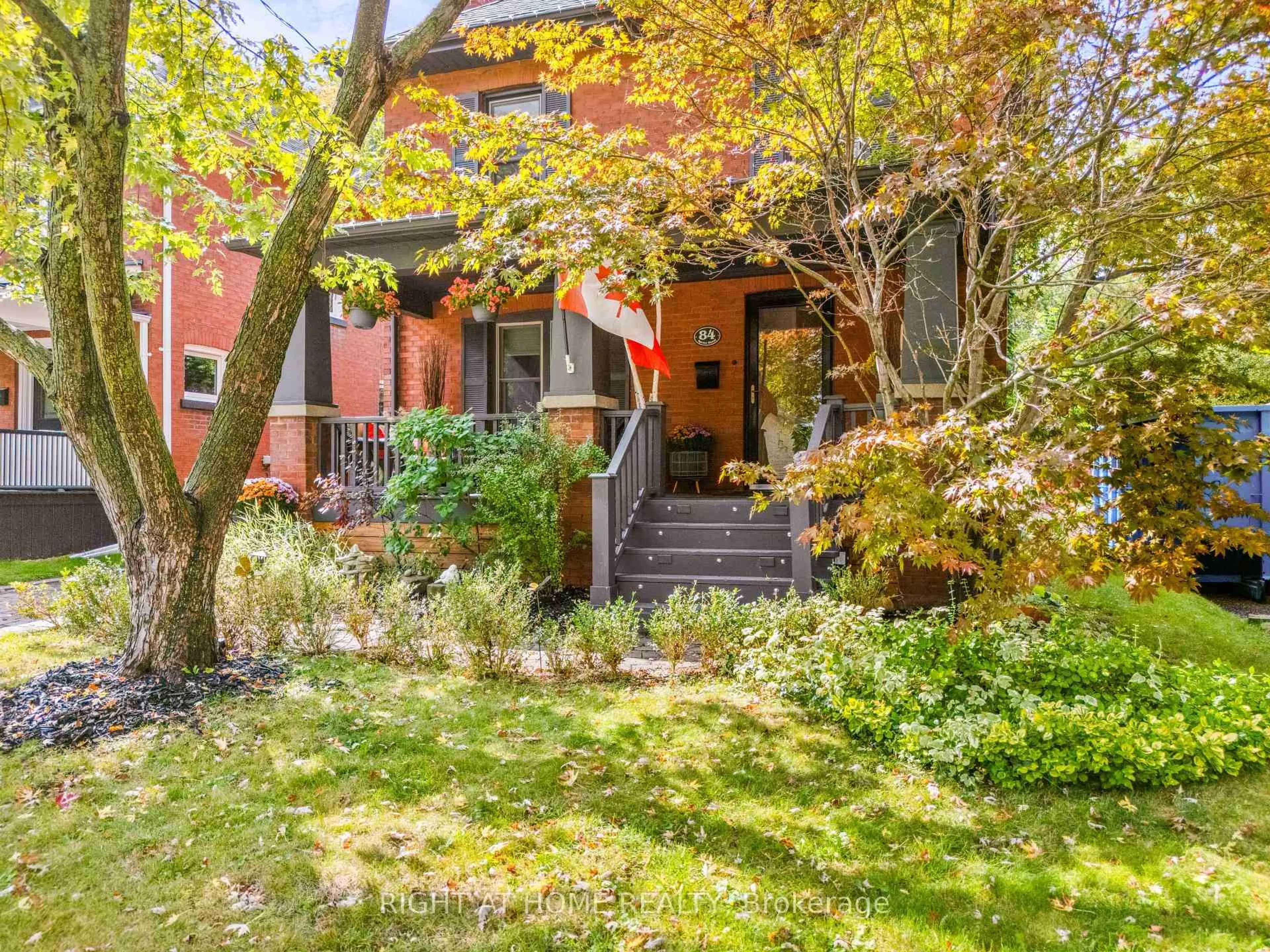 Unknown for 84 Spruce St, Aurora Ontario L4G 1S1