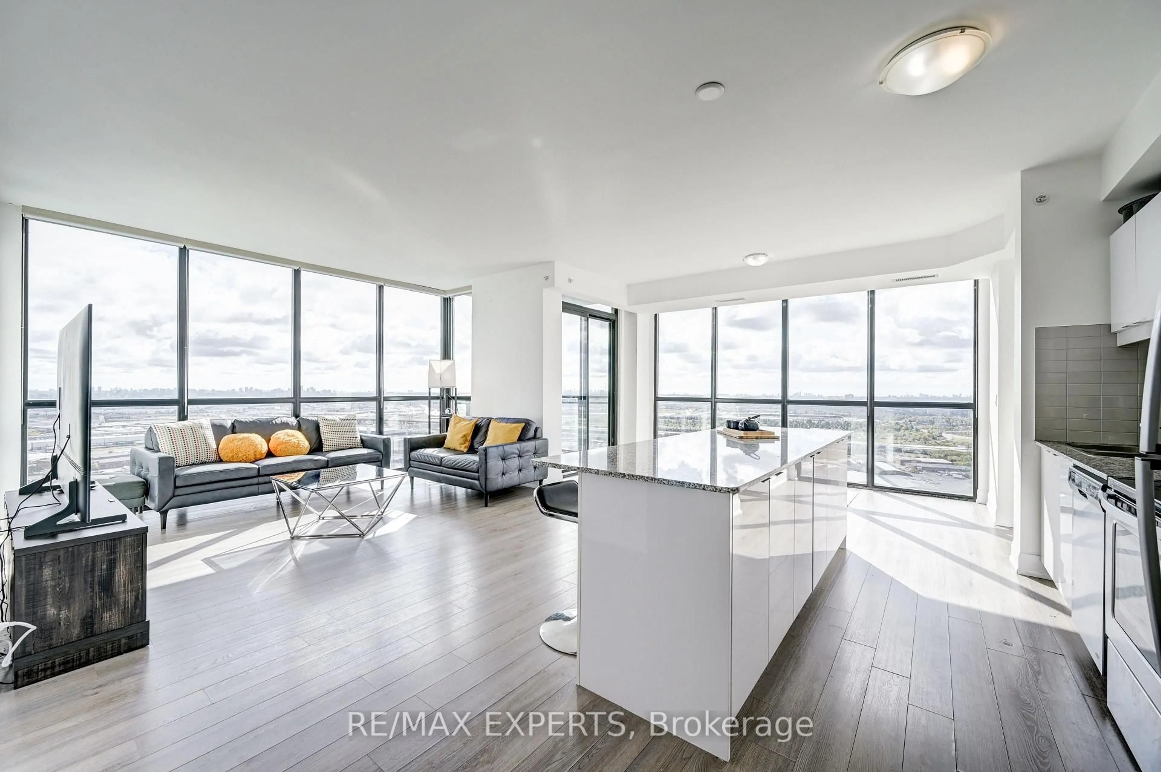 Living room with furniture, unknown for 2910 Highway 7 Rd #3002, Vaughan Ontario L4K 0H8