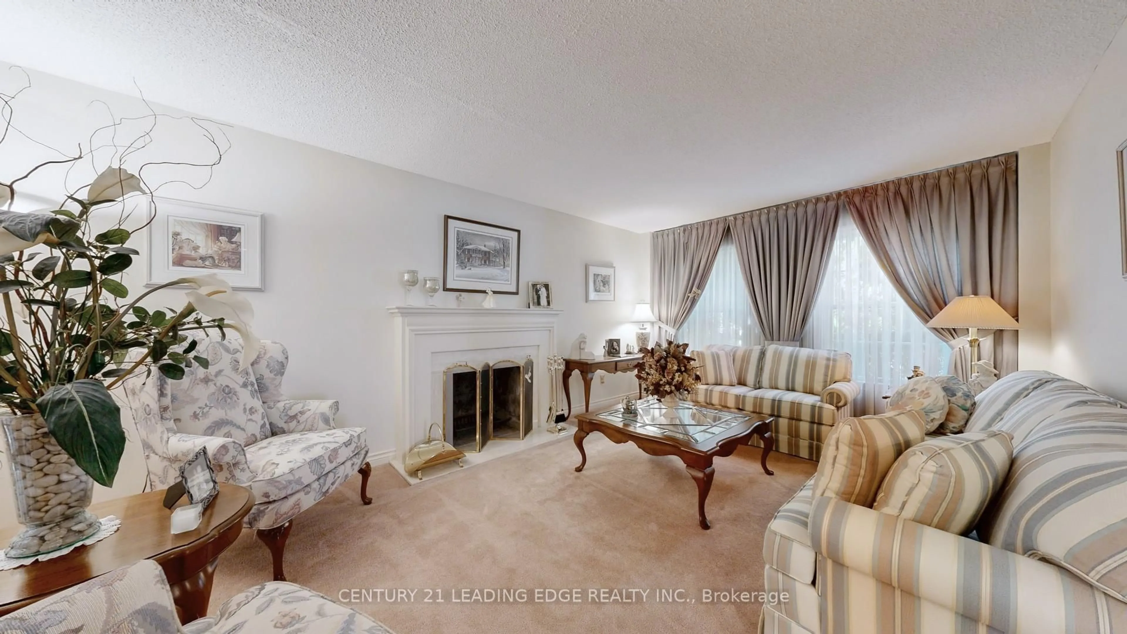 Living room with furniture, unknown for 29 Addington Sq, Markham Ontario L3R 7N4