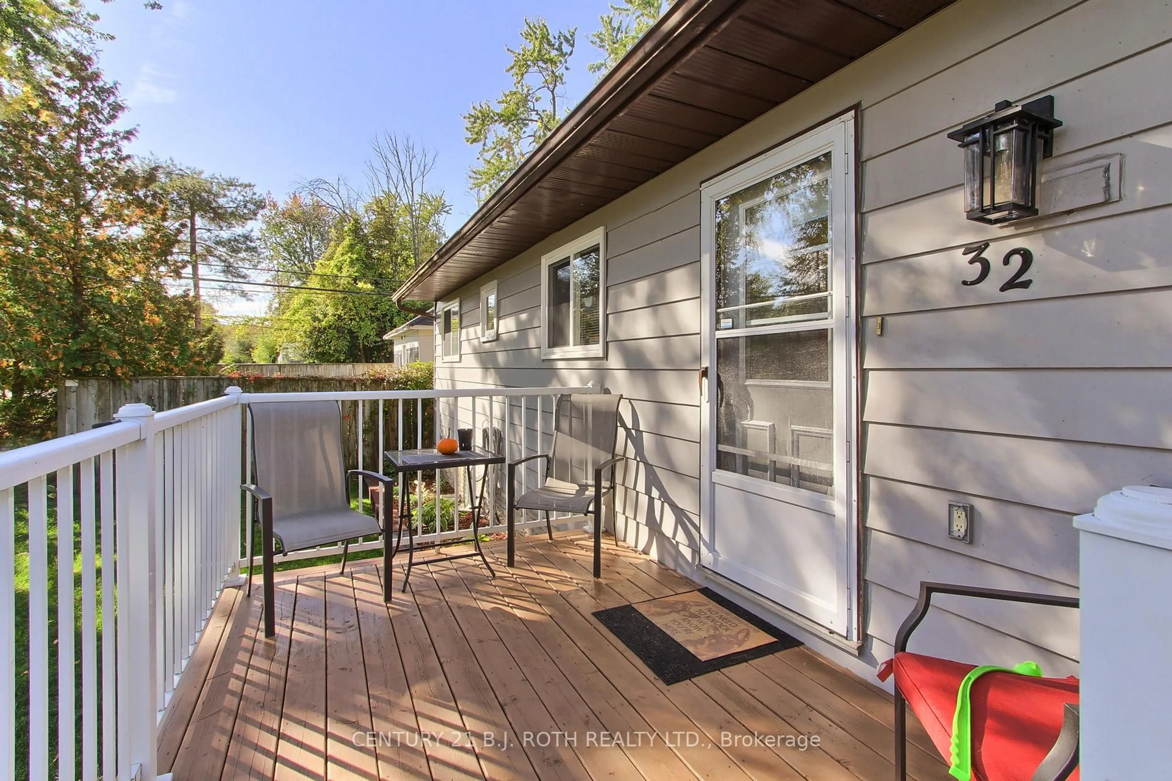 Patio, unknown for 32 Franklin Beach Rd, Georgina Ontario L0E 1L0