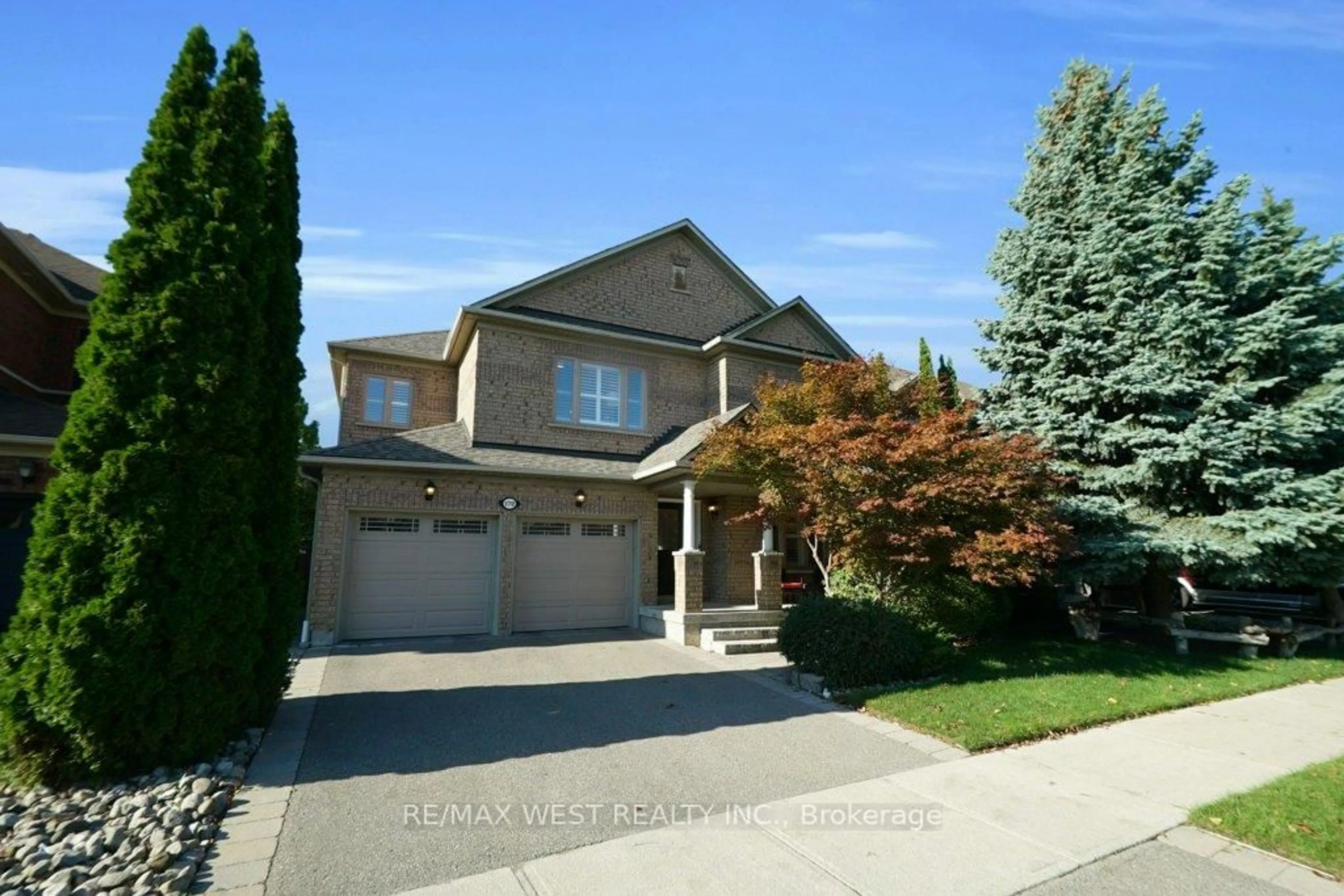 Home with vinyl exterior material, street for 172 Napa Valley Ave, Vaughan Ontario L4H 1L1