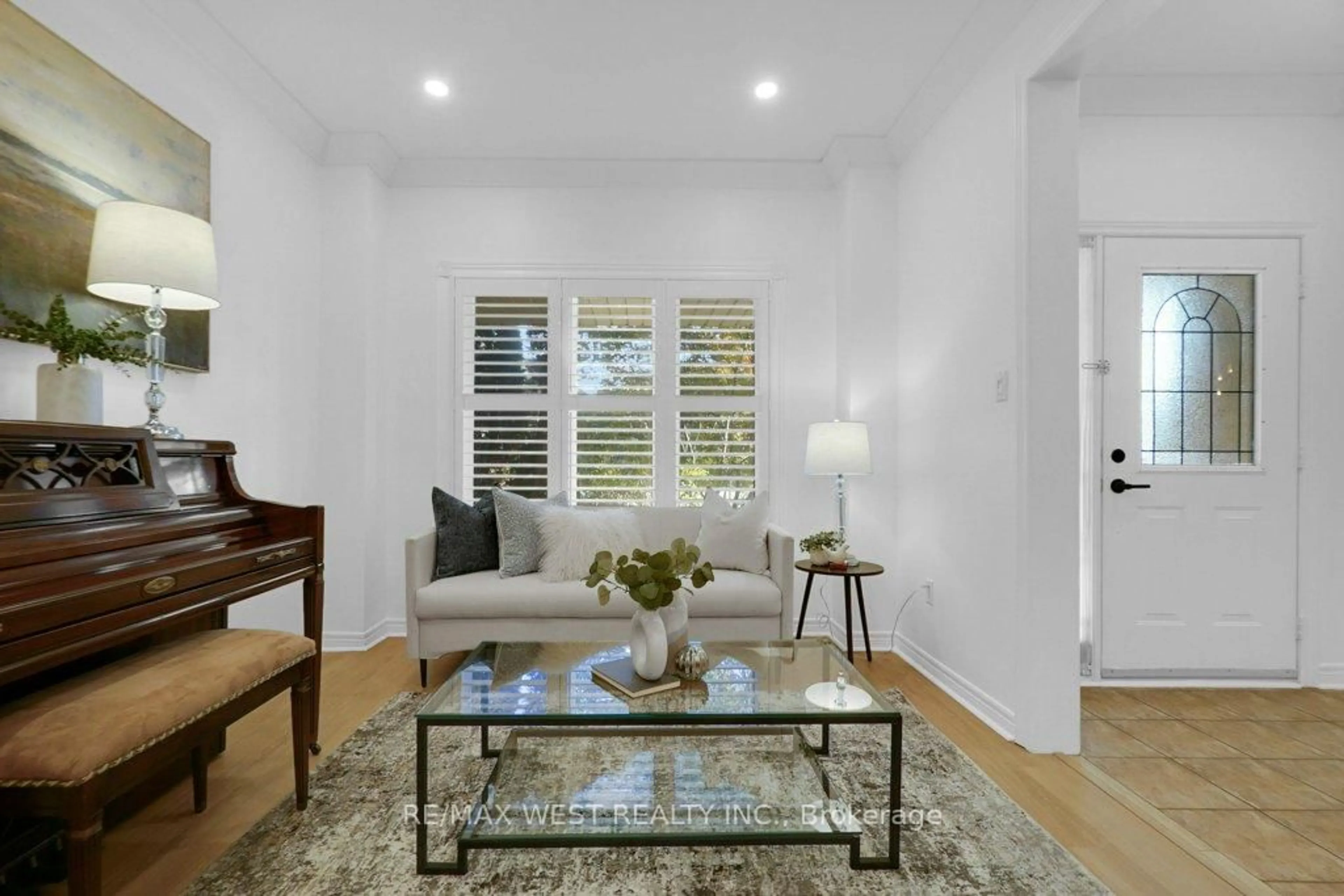 Living room with furniture, unknown for 172 Napa Valley Ave, Vaughan Ontario L4H 1L1