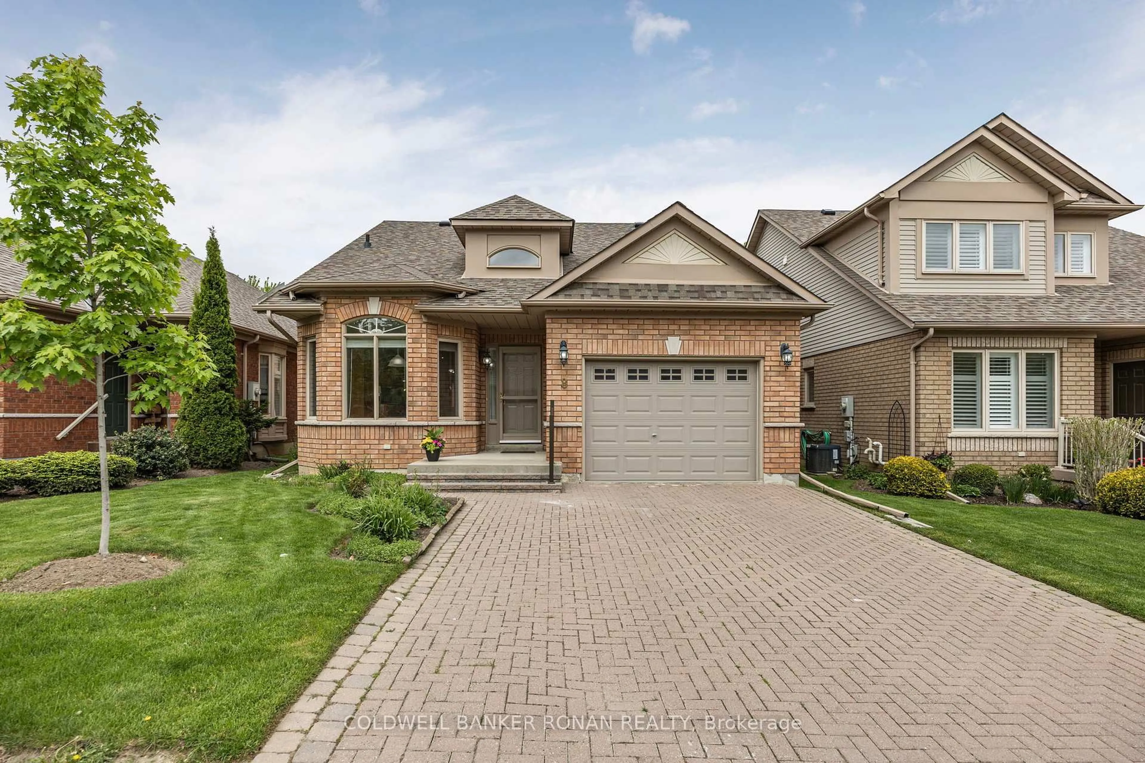 Home with brick exterior material, street for 8 Malibu Manr #9, New Tecumseth Ontario L9R 2C1