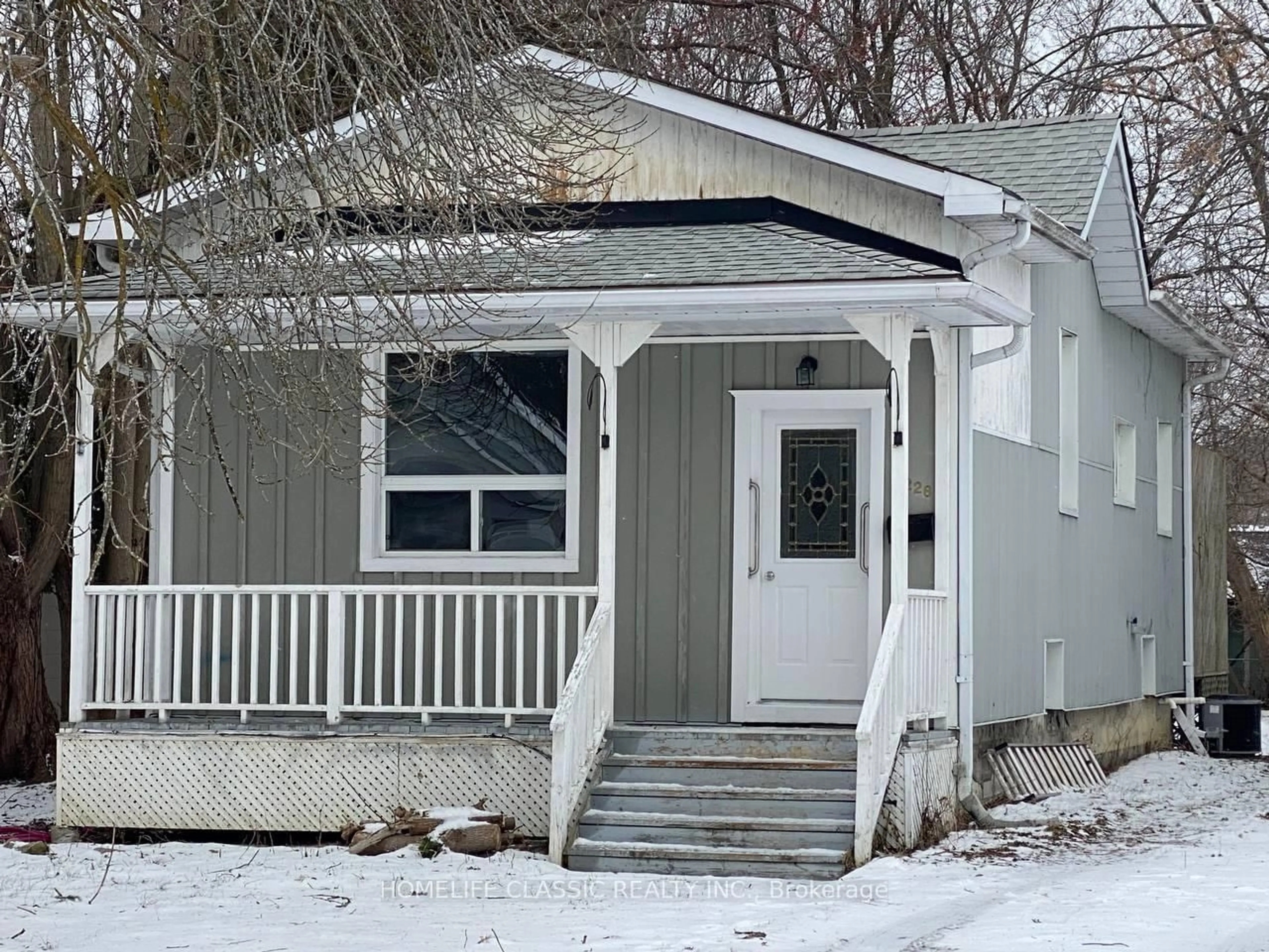 Home with vinyl exterior material, street for 226 Royal Rd, Georgina Ontario L4P 2T7