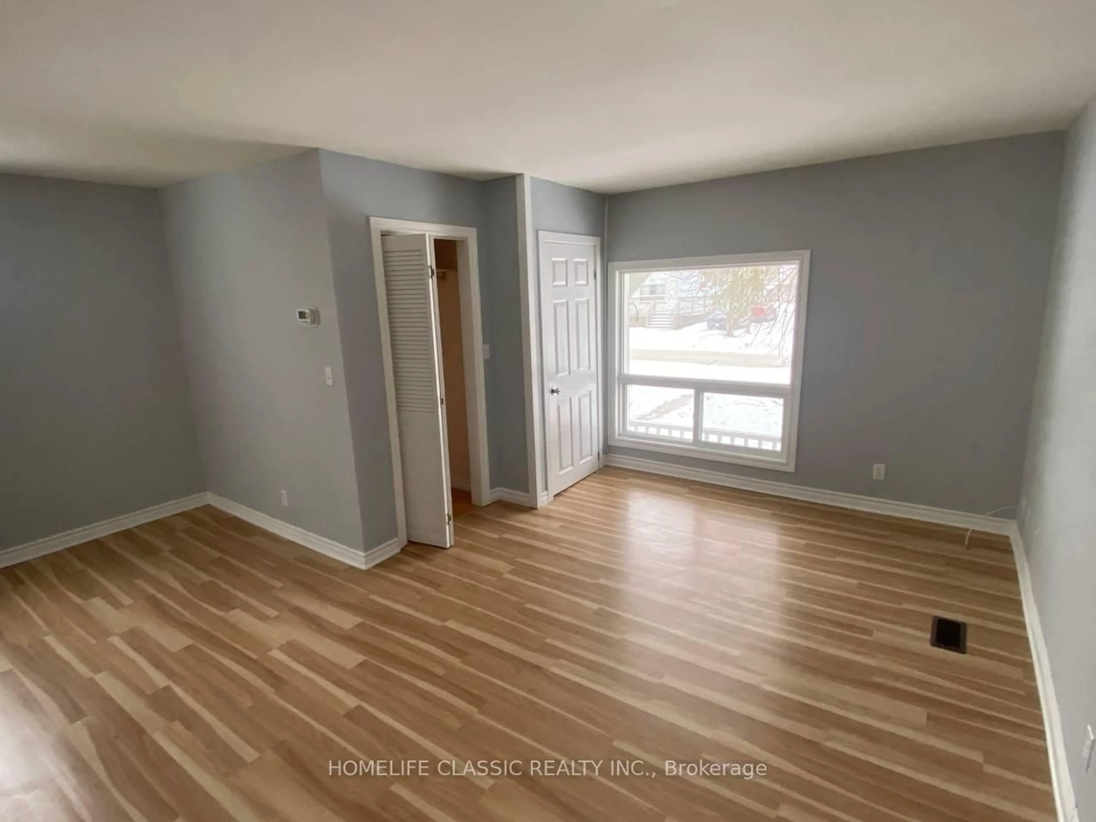 A pic of a room for 226 Royal Rd, Georgina Ontario L4P 2T7