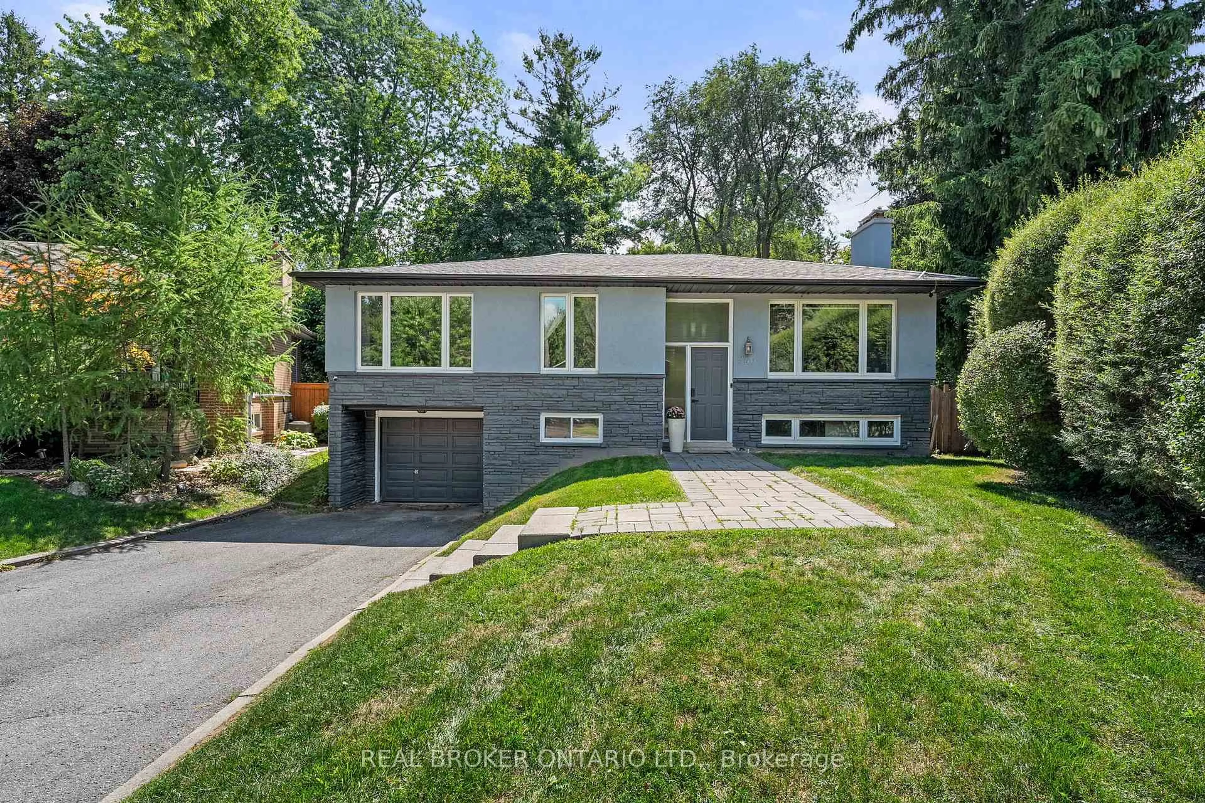 Home with vinyl exterior material, street for 240 Rosemar Gdns, Richmond Hill Ontario L4C 3Z9