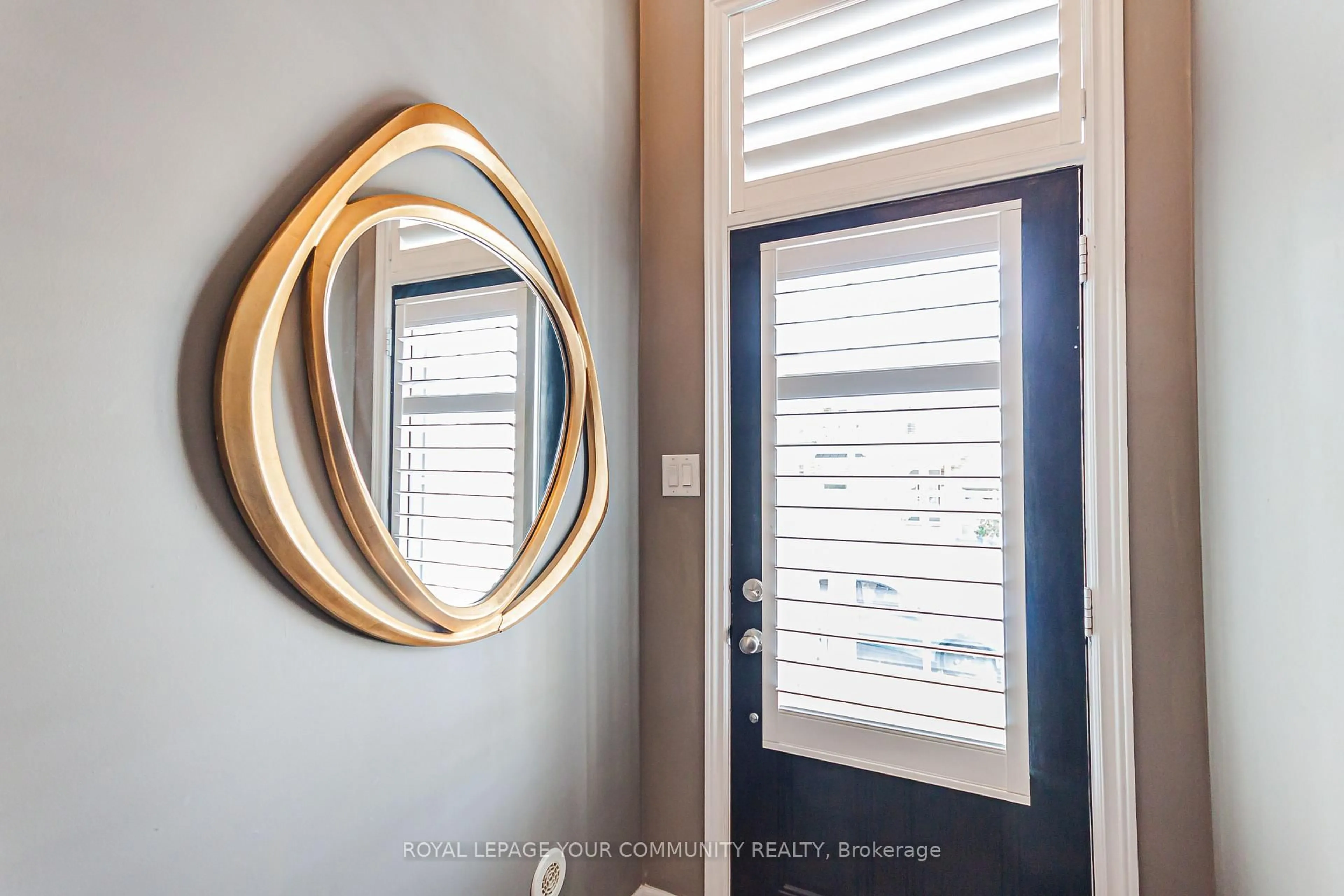 Indoor entryway for 37 Gadani Dr, Markham Ontario L6E 0R2