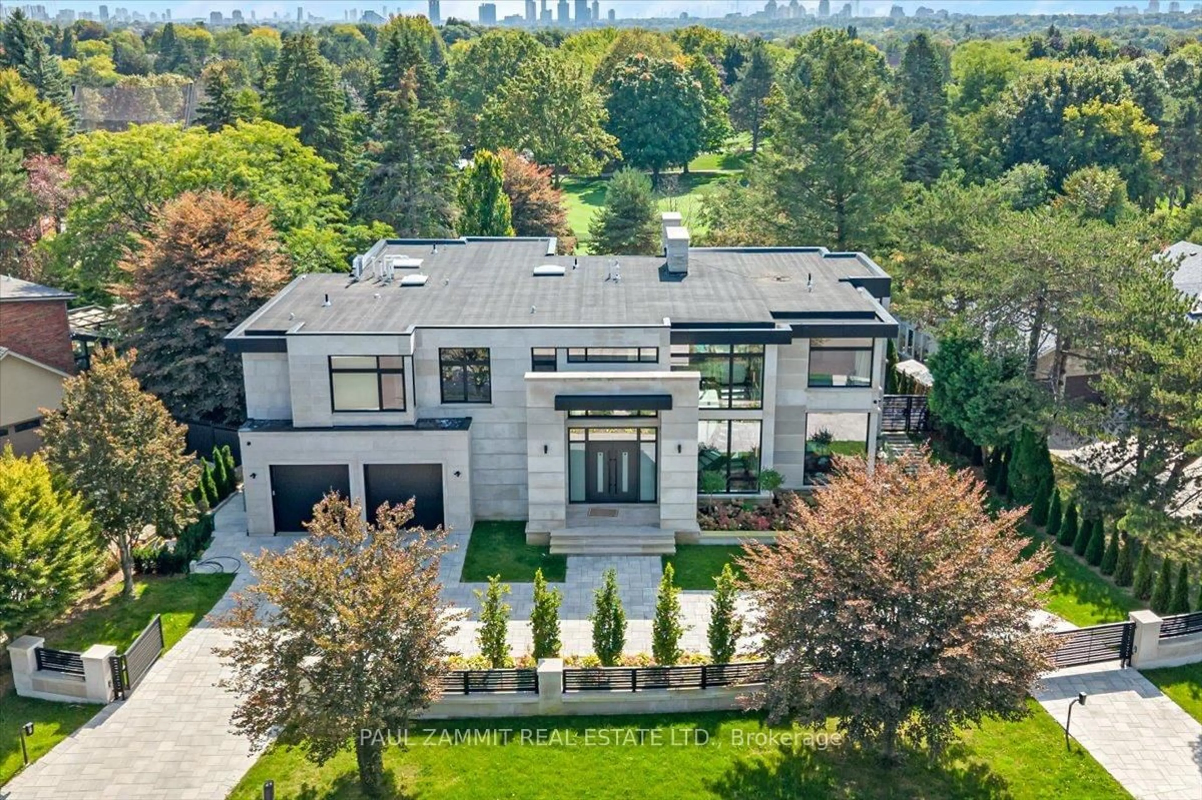 A pic from outside/outdoor area/front of a property/back of a property/a pic from drone, unknown for 36 Fairway Heights Dr, Markham Ontario L3T 3A8