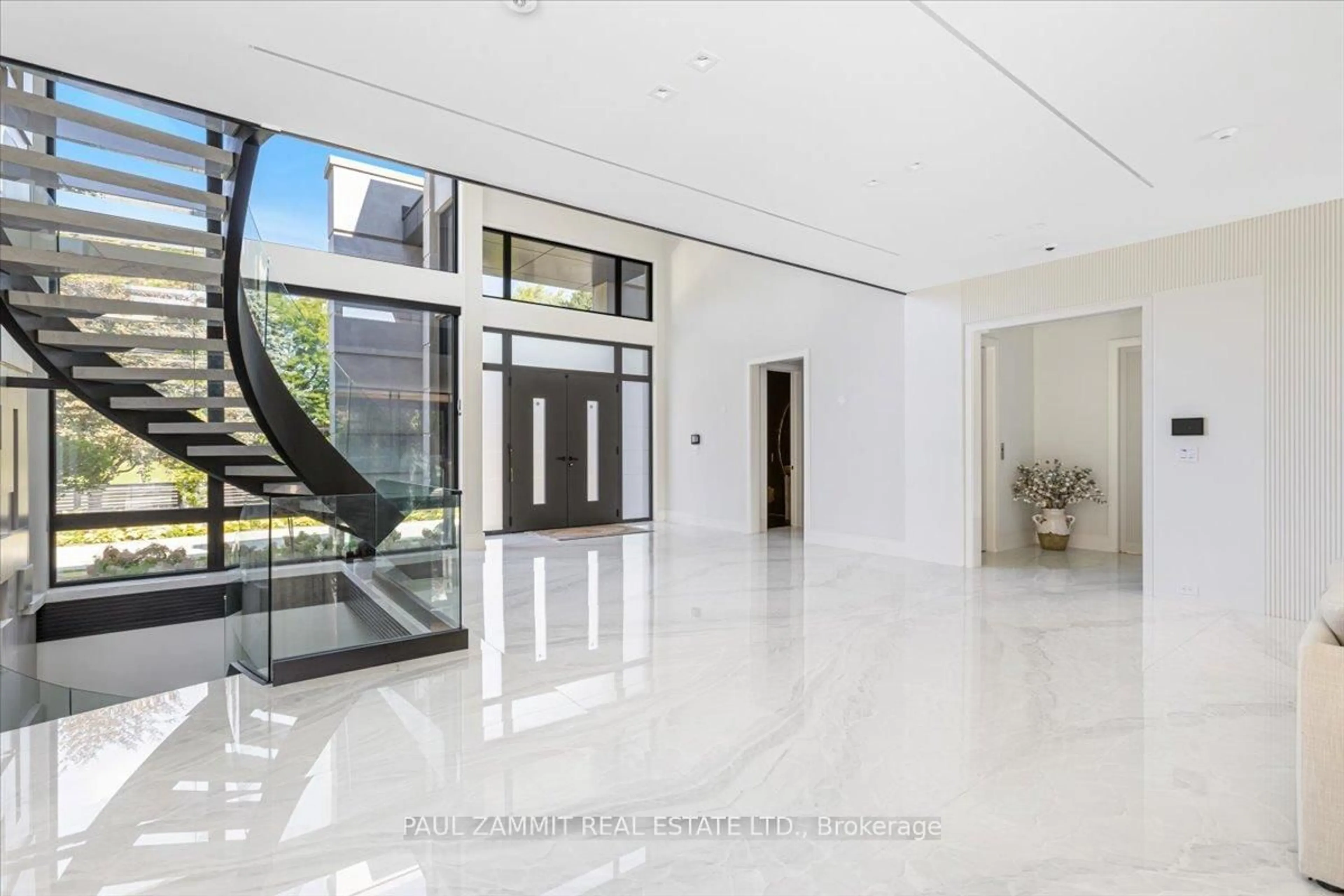 Indoor foyer for 36 Fairway Heights Dr, Markham Ontario L3T 3A8
