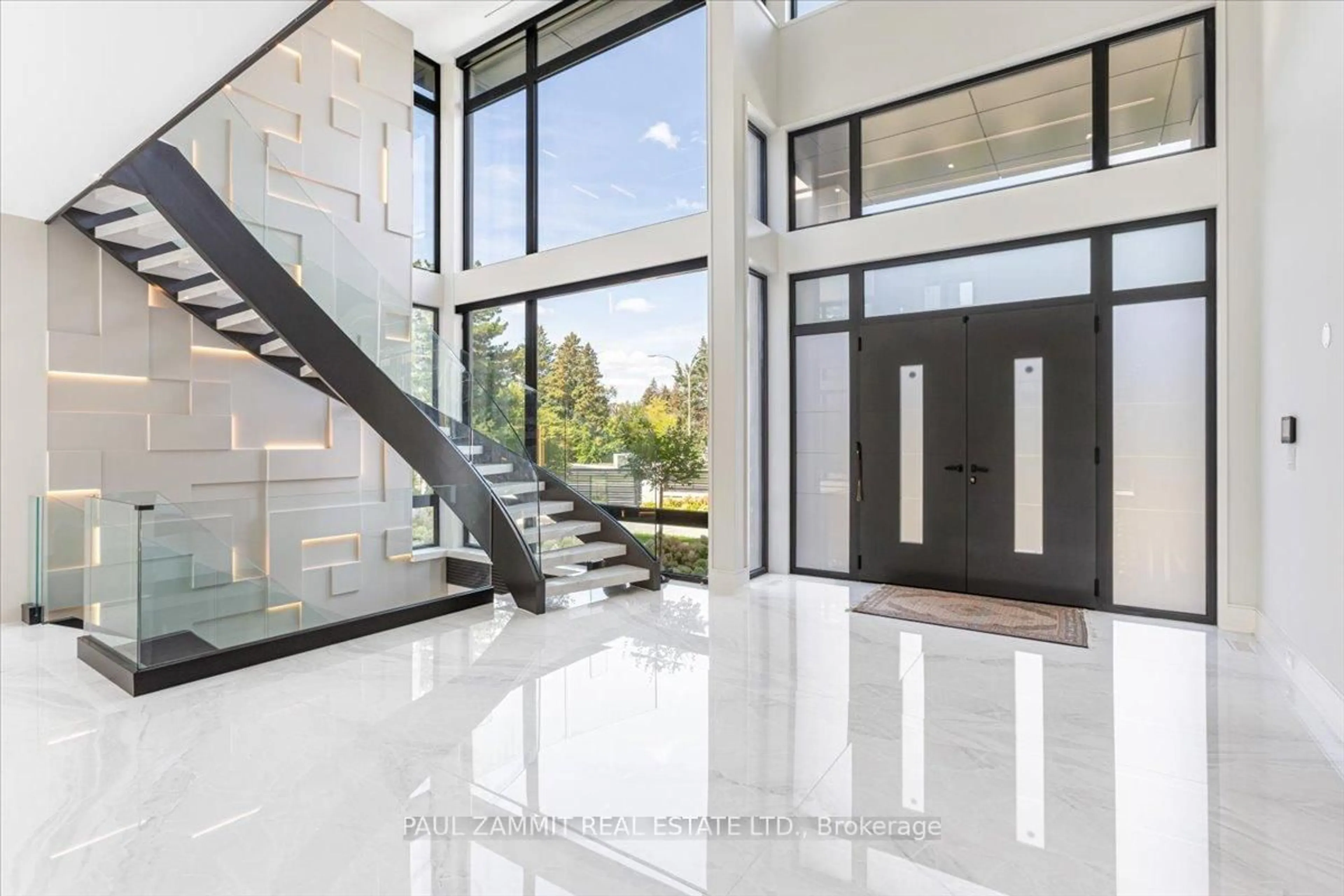 Indoor foyer for 36 Fairway Heights Dr, Markham Ontario L3T 3A8