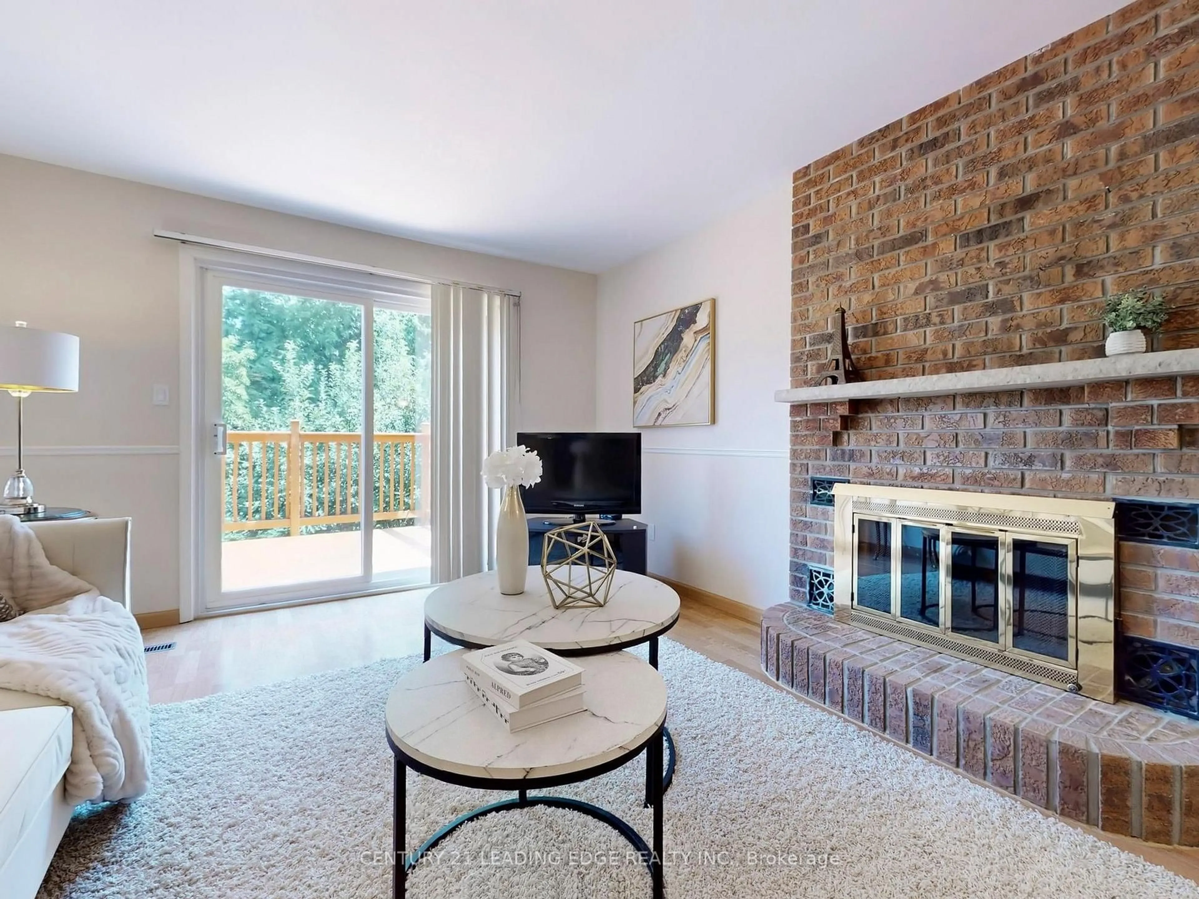 Living room with furniture, unknown for 547 Village Pkwy, Markham Ontario L3R 4K7