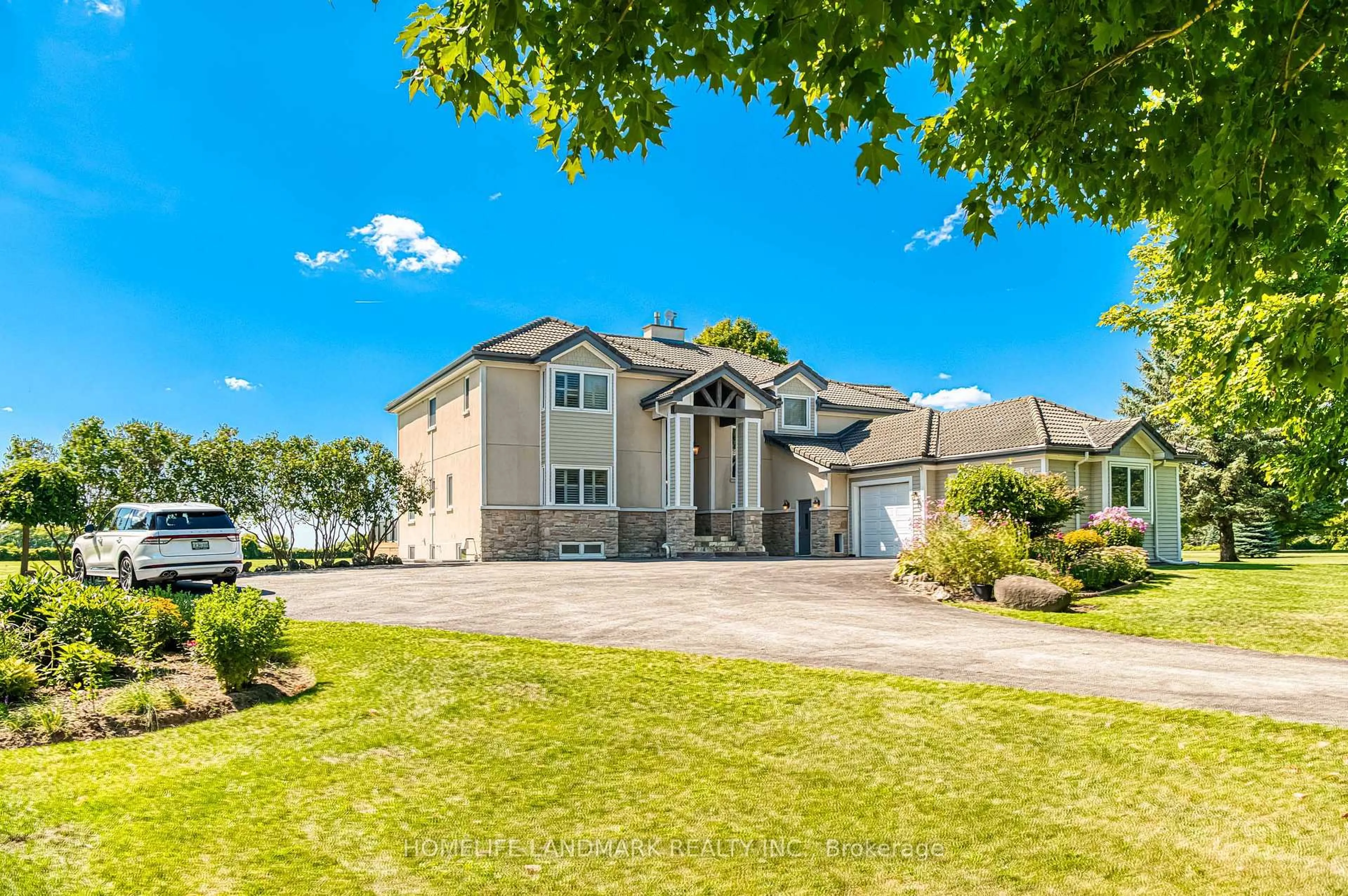 A pic from outside/outdoor area/front of a property/back of a property/a pic from drone, unknown for 2477 Hornes Rd, East Gwillimbury Ontario L0G 1R0
