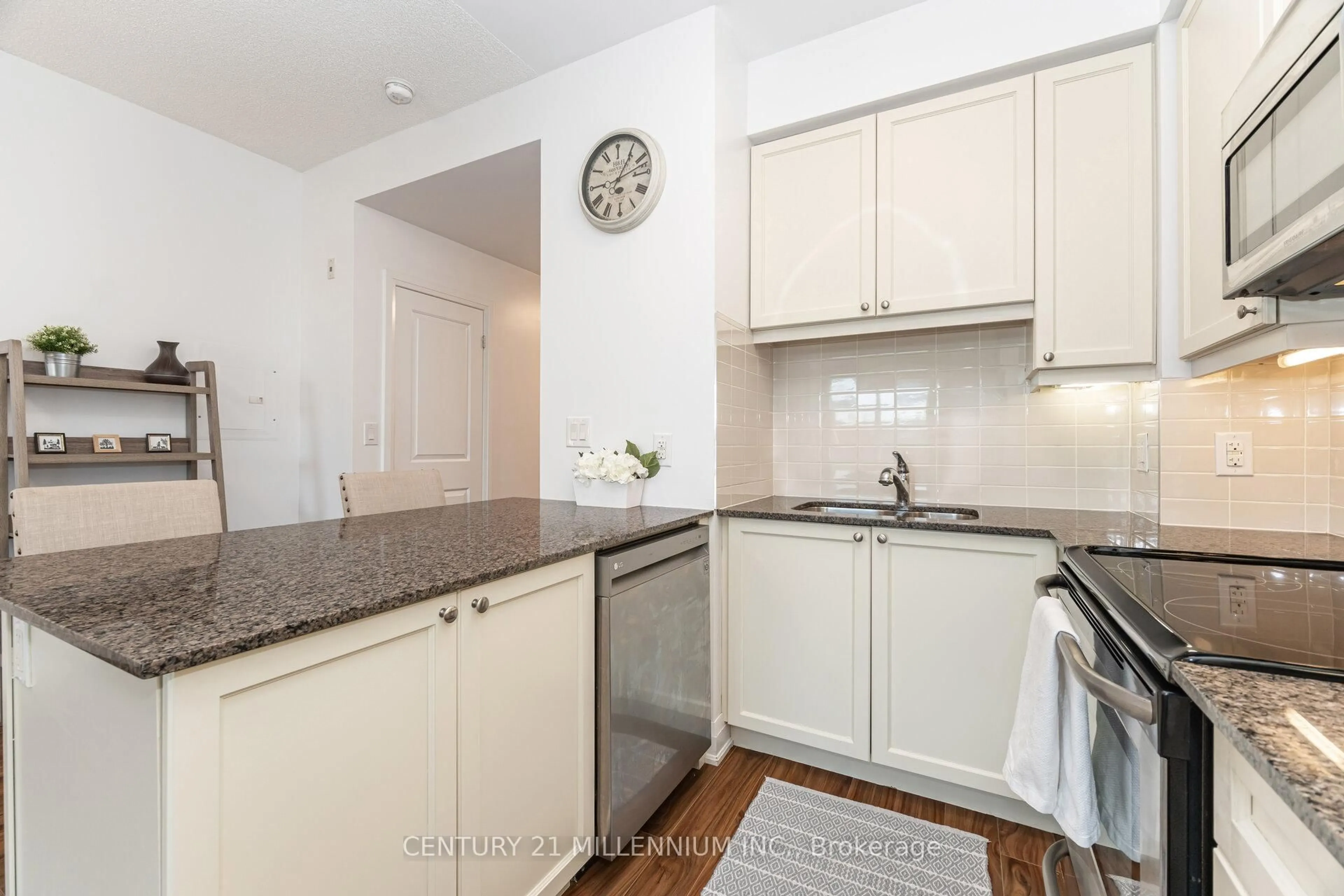 Standard kitchen, unknown for 24 Woodstream Blvd #217, Vaughan Ontario L4L 8C4