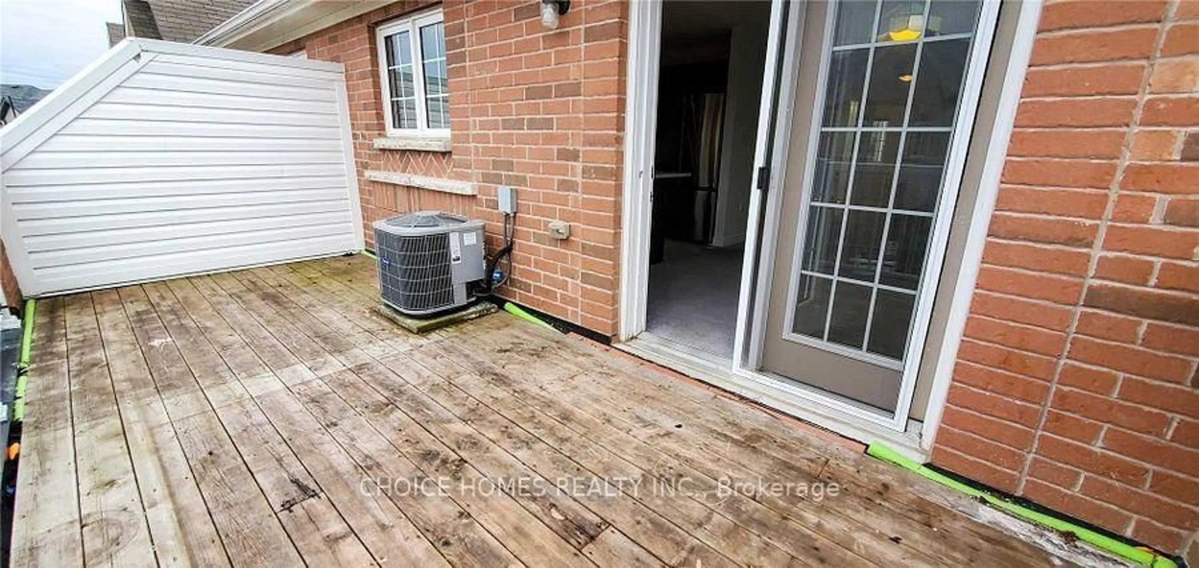 Patio, street for 1 Caserta St, Georgina Ontario L4P 0E6