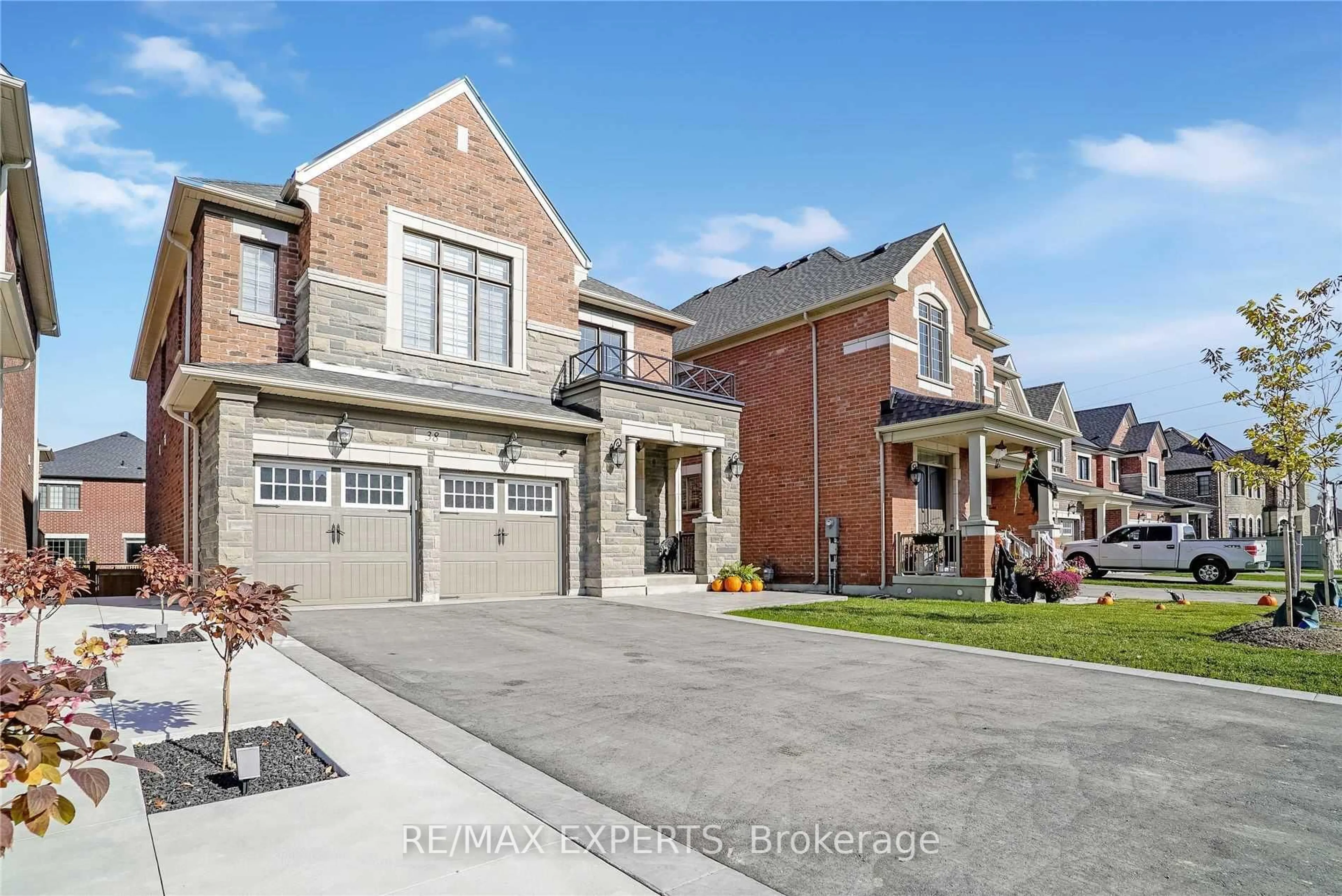 Home with brick exterior material, street for 38 Chorus Cres, Vaughan Ontario L4H 3N5