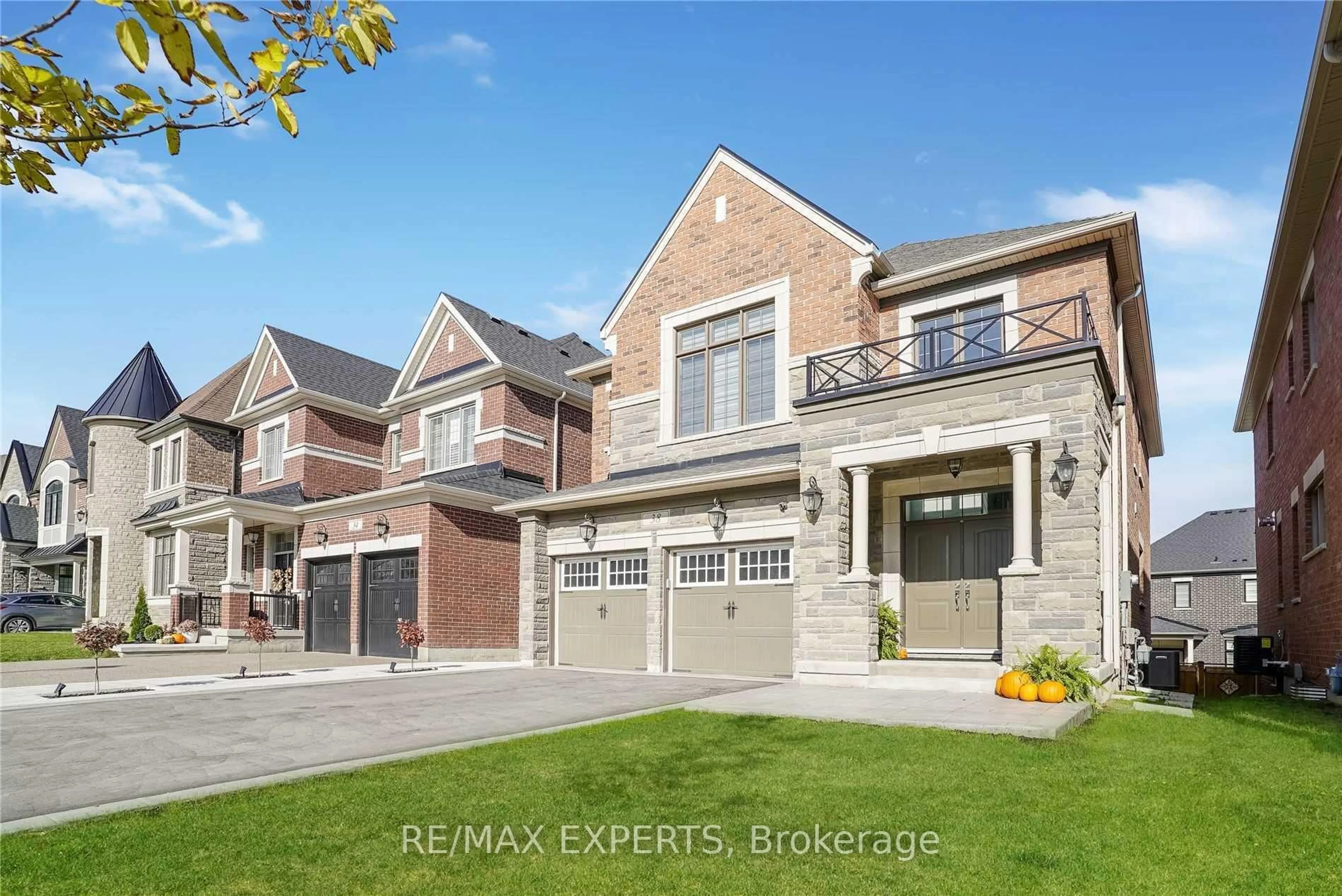 Home with brick exterior material, street for 38 Chorus Cres, Vaughan Ontario L4H 3N5