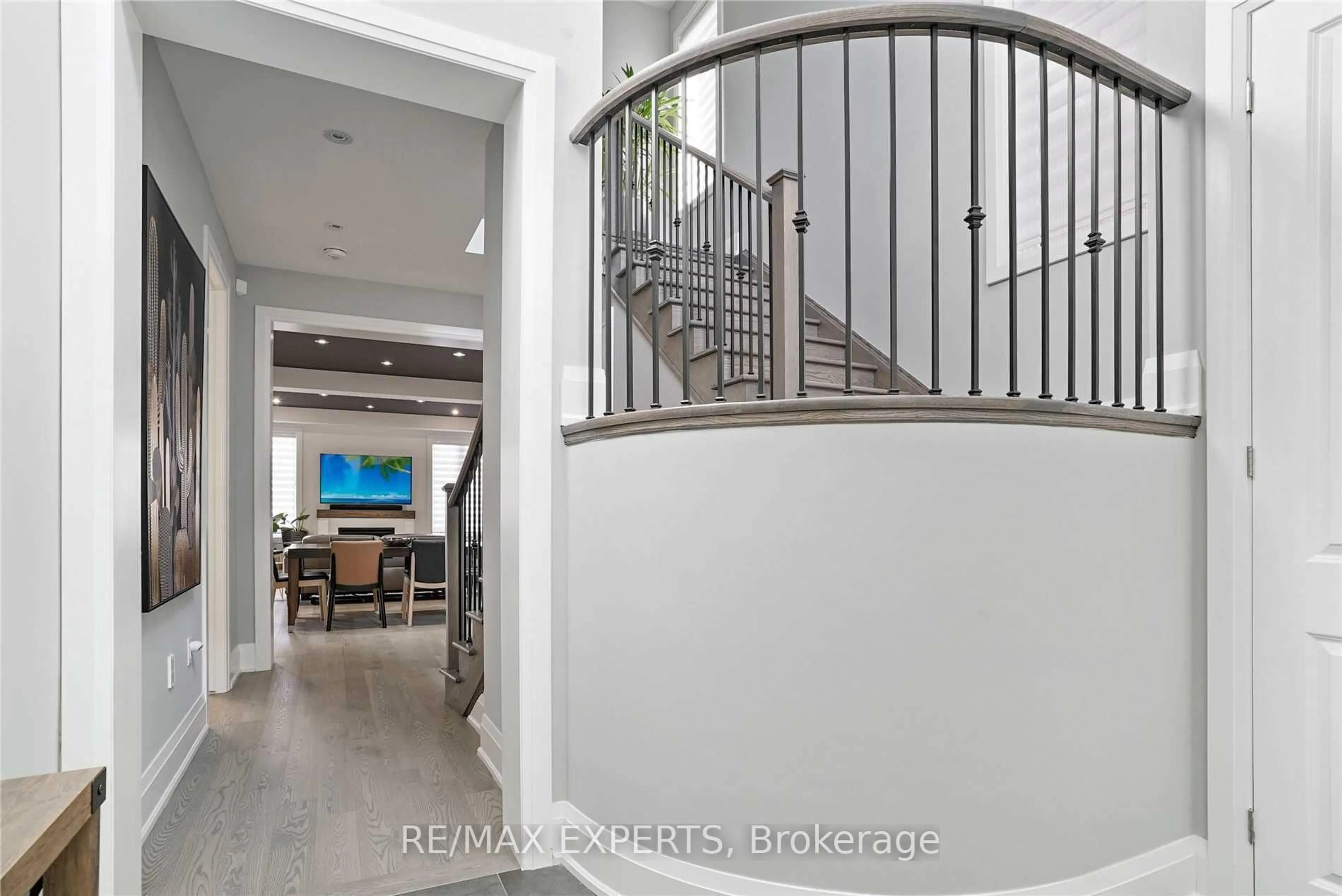 Indoor entryway for 38 Chorus Cres, Vaughan Ontario L4H 3N5