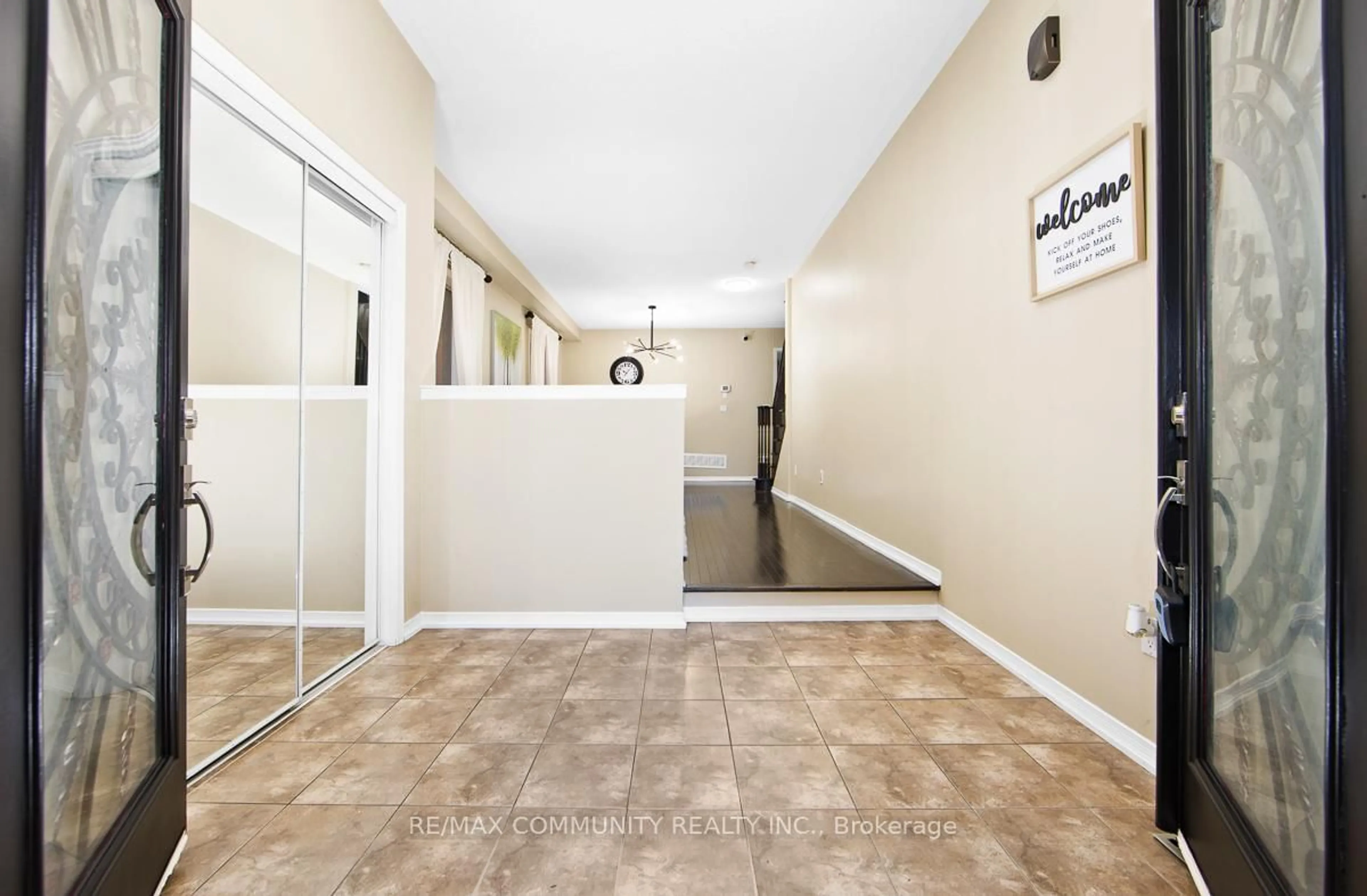 Indoor entryway for 167 Jonas Millway, Whitchurch-Stouffville Ontario L4A 0M9