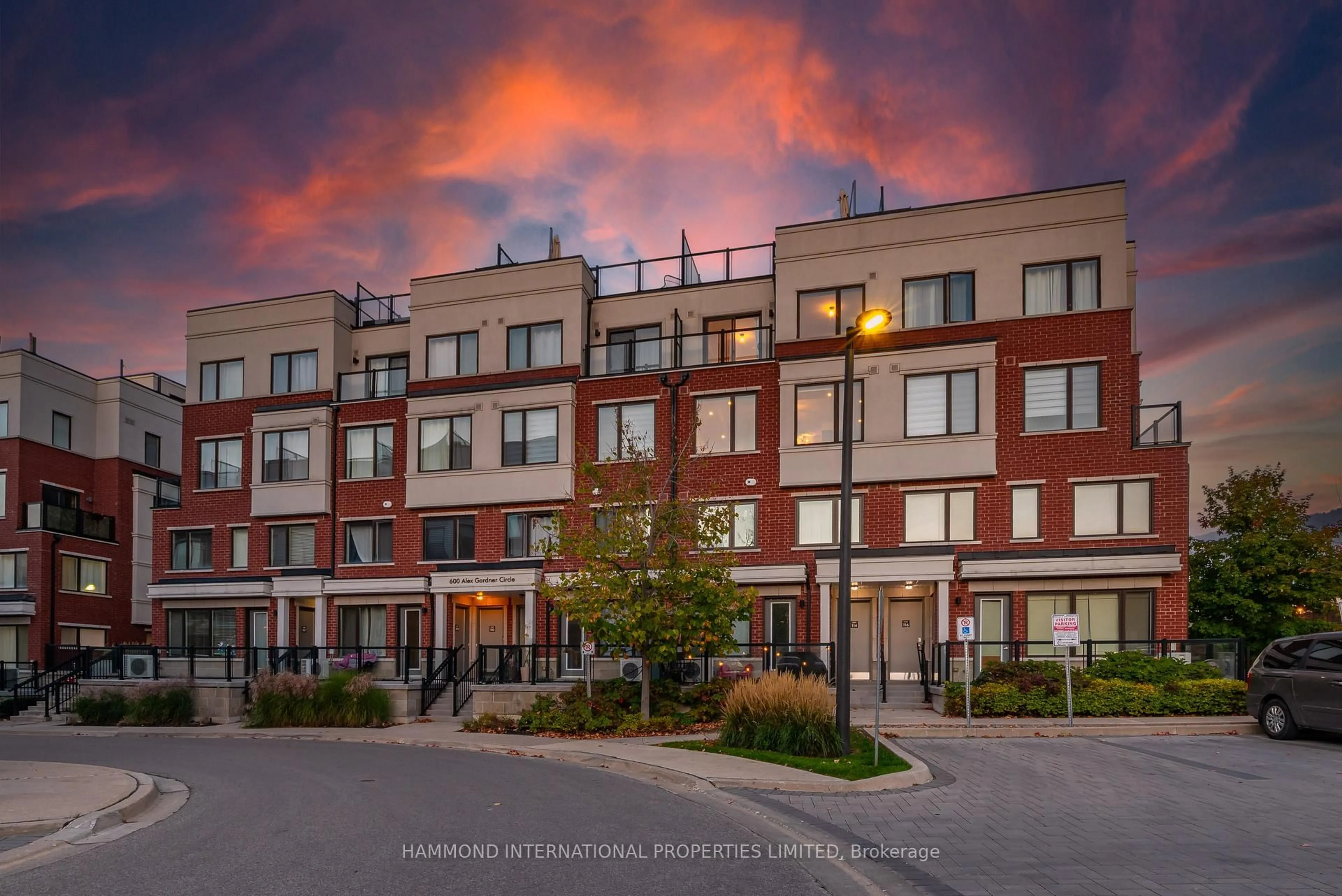 Patio, street for 600 Alex Gardner Circ #114, Aurora Ontario L4G 3G5