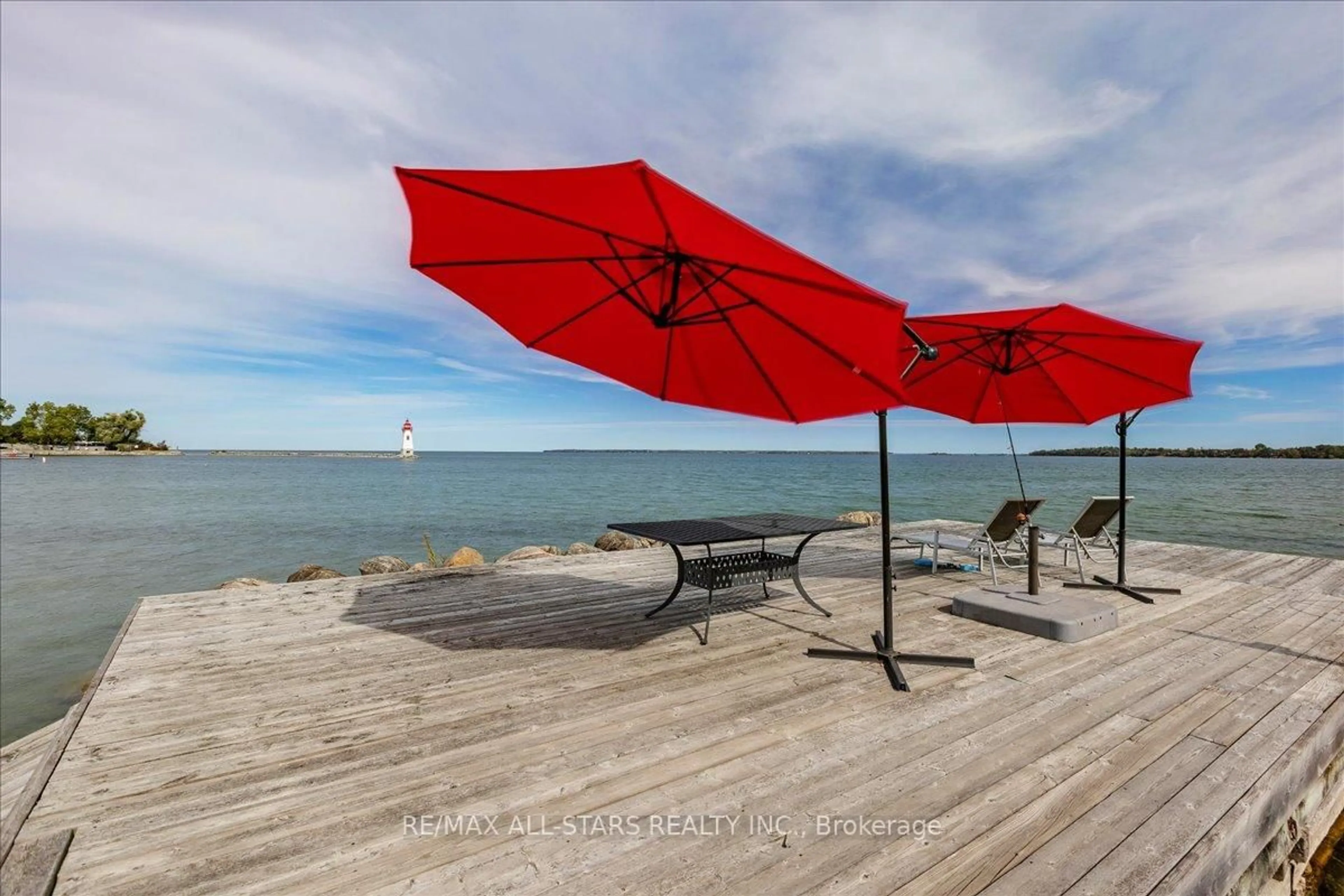 Patio, water/lake/river/ocean view for 1 Cedarhurst Park, Georgina Ontario L0E 1L0