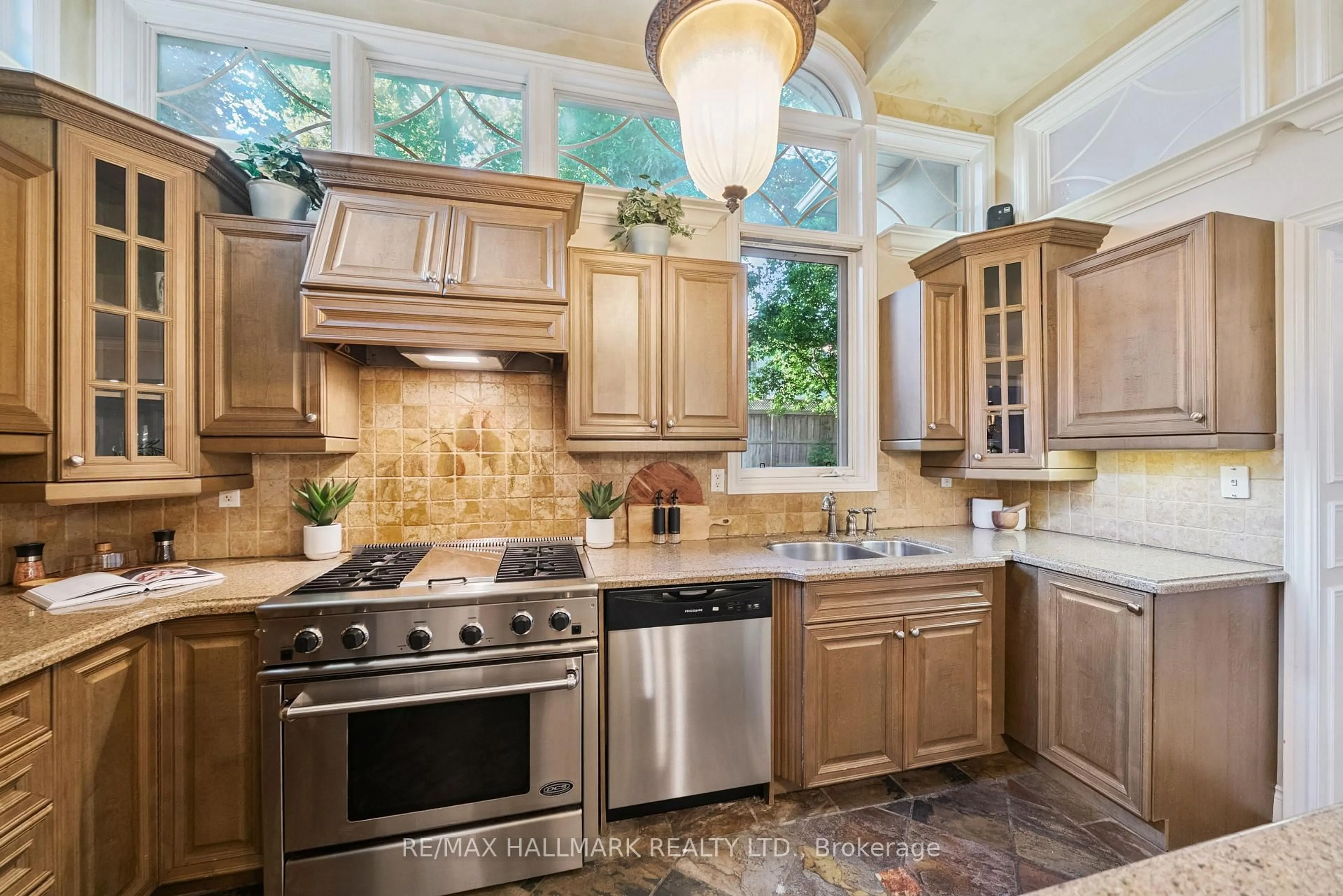 Contemporary kitchen, ceramic/tile floor for 140 Reeve Dr, Markham Ontario L3P 6C6