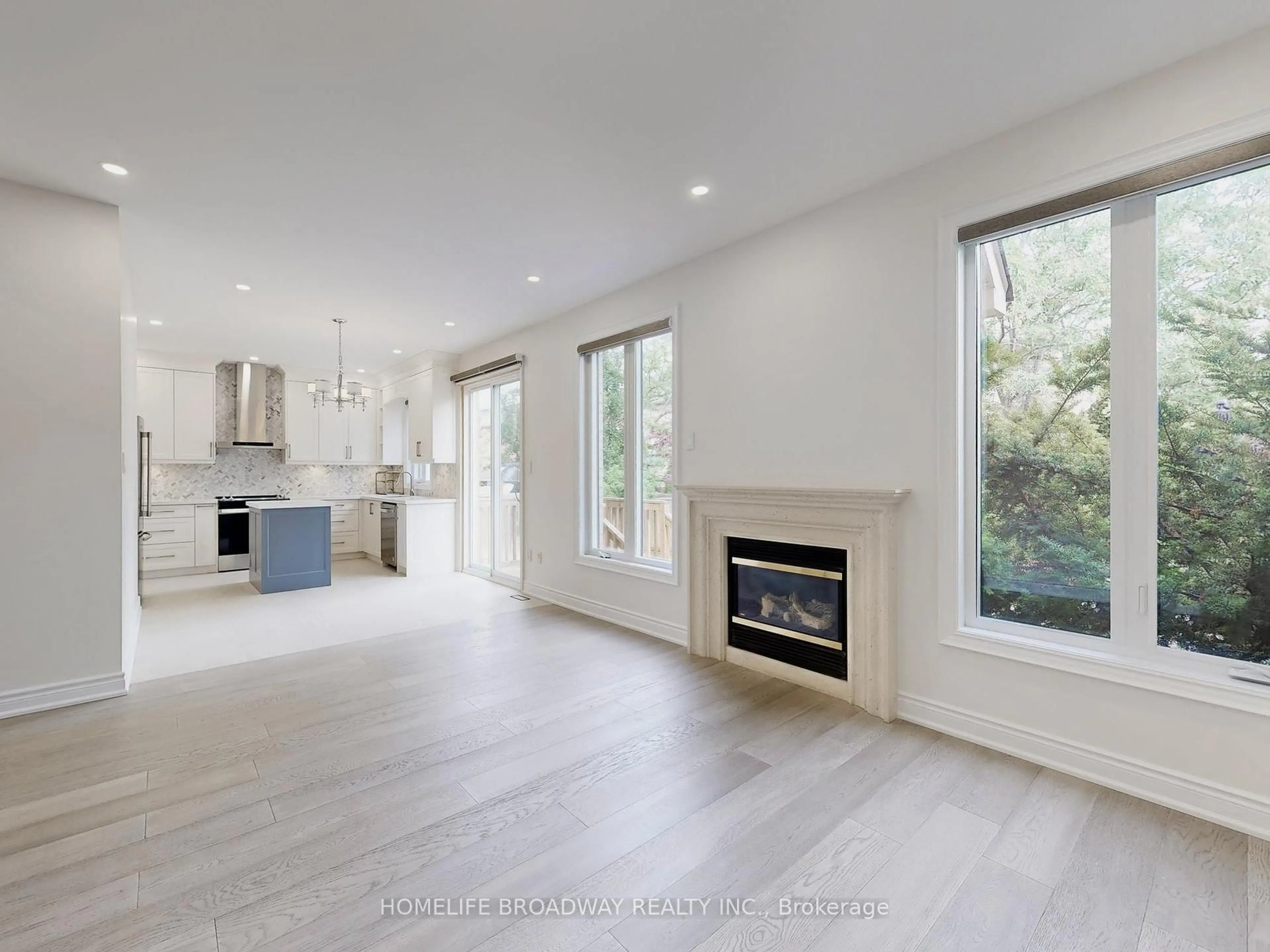 Open concept kitchen, unknown for 27 Morisot Ave, Vaughan Ontario L4J 9H4