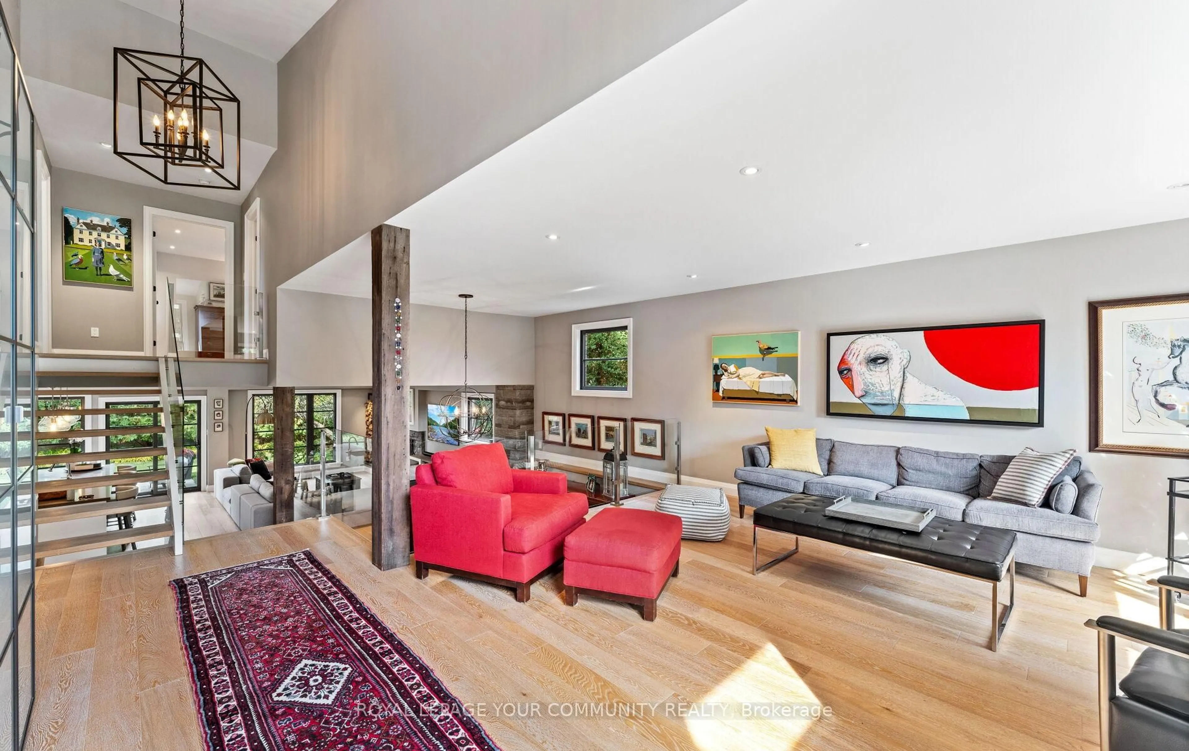 Living room with furniture, unknown for 12 Glenview Dr, Aurora Ontario L4G 2G8