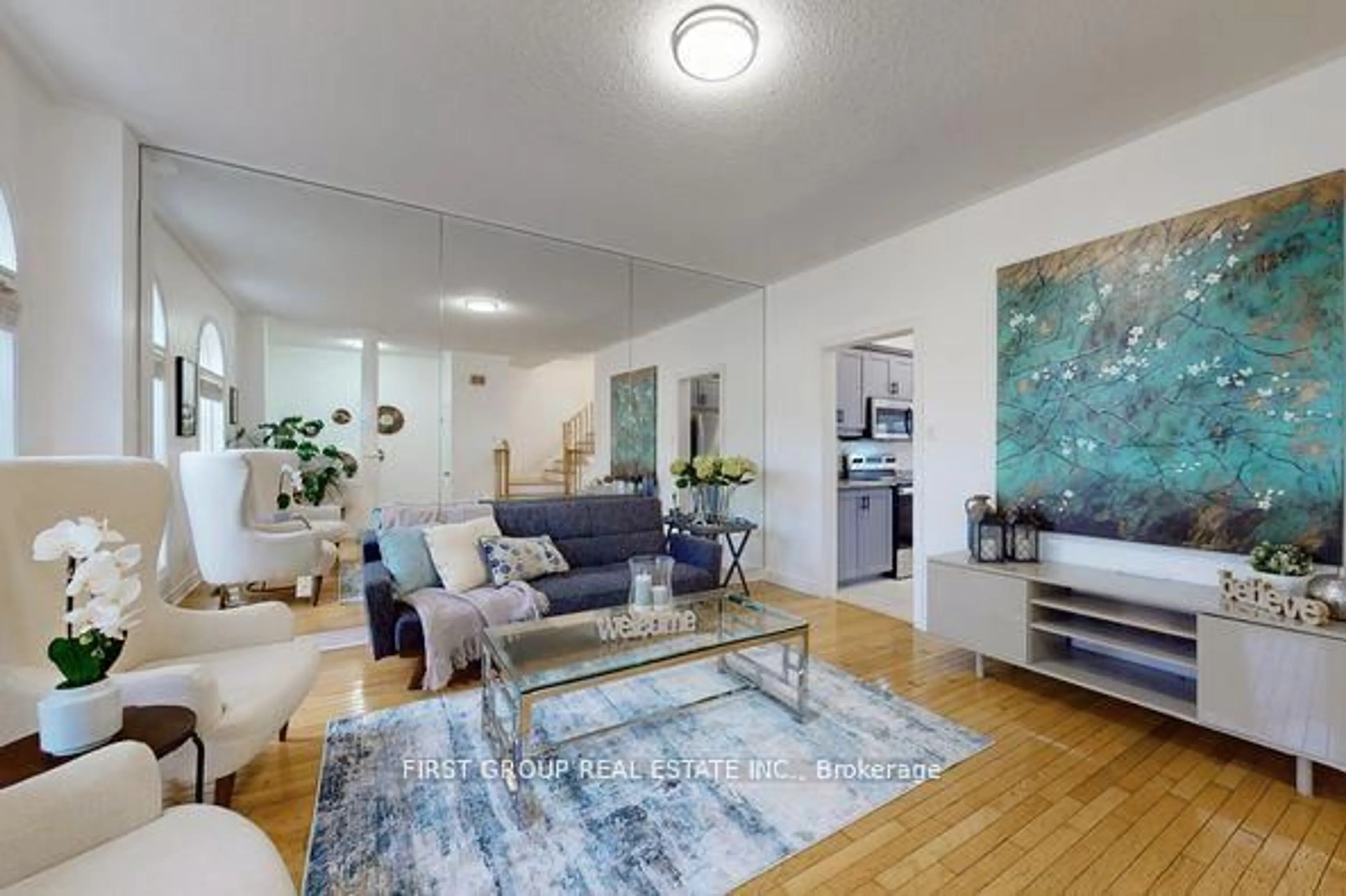 Living room with furniture, unknown for 54 Country Glen Rd, Markham Ontario L6B 1B5