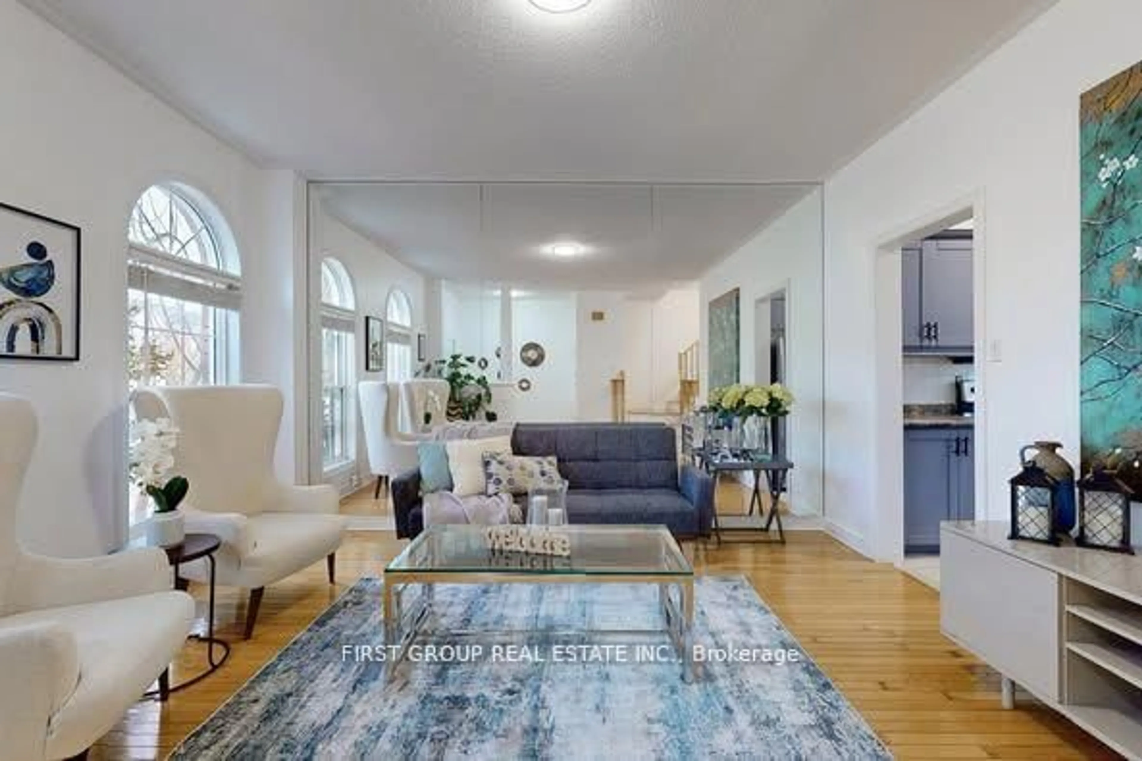 Living room with furniture, unknown for 54 Country Glen Rd, Markham Ontario L6B 1B5